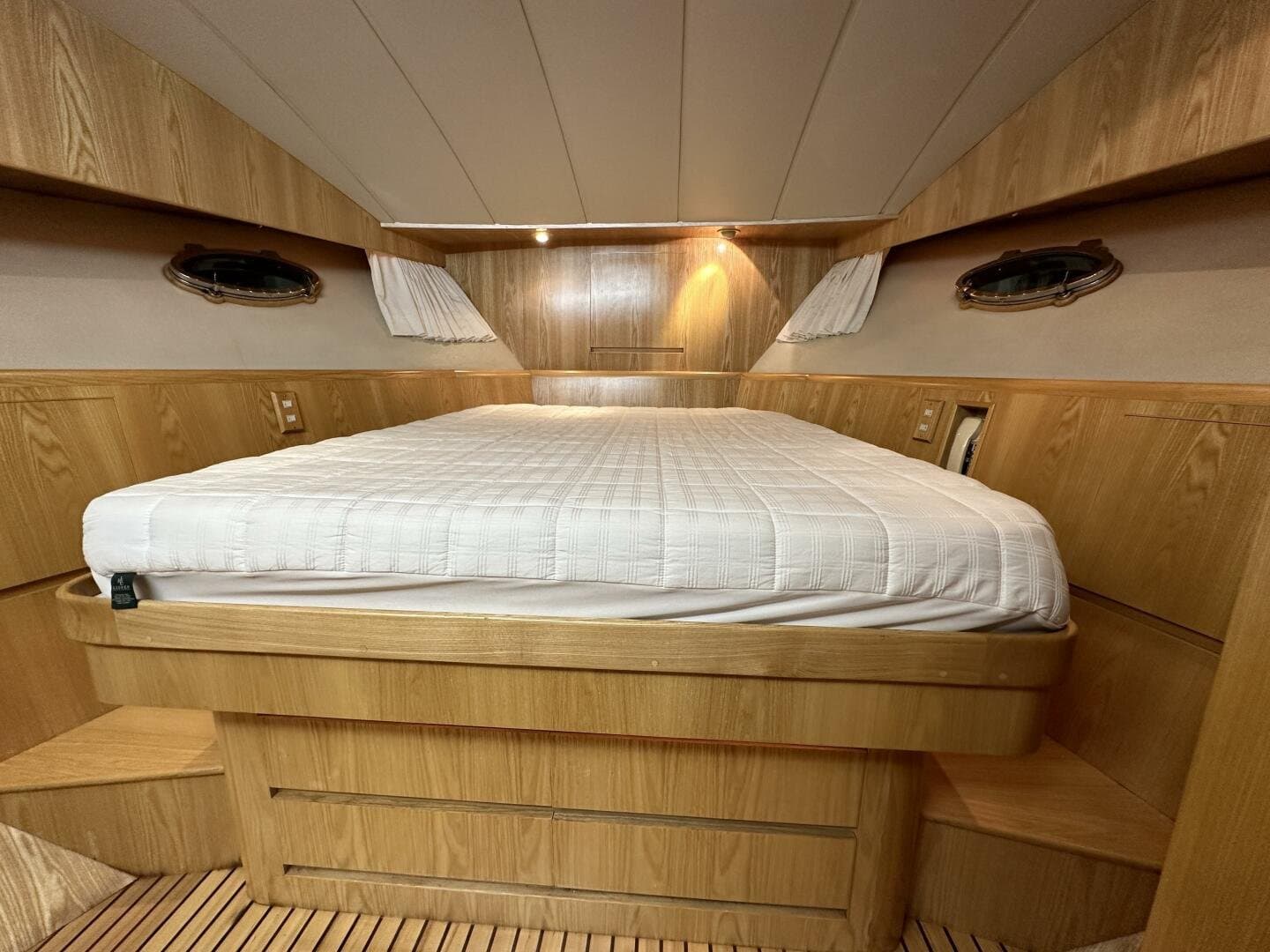 1993 Ocean Alexander 52 Pilothouse