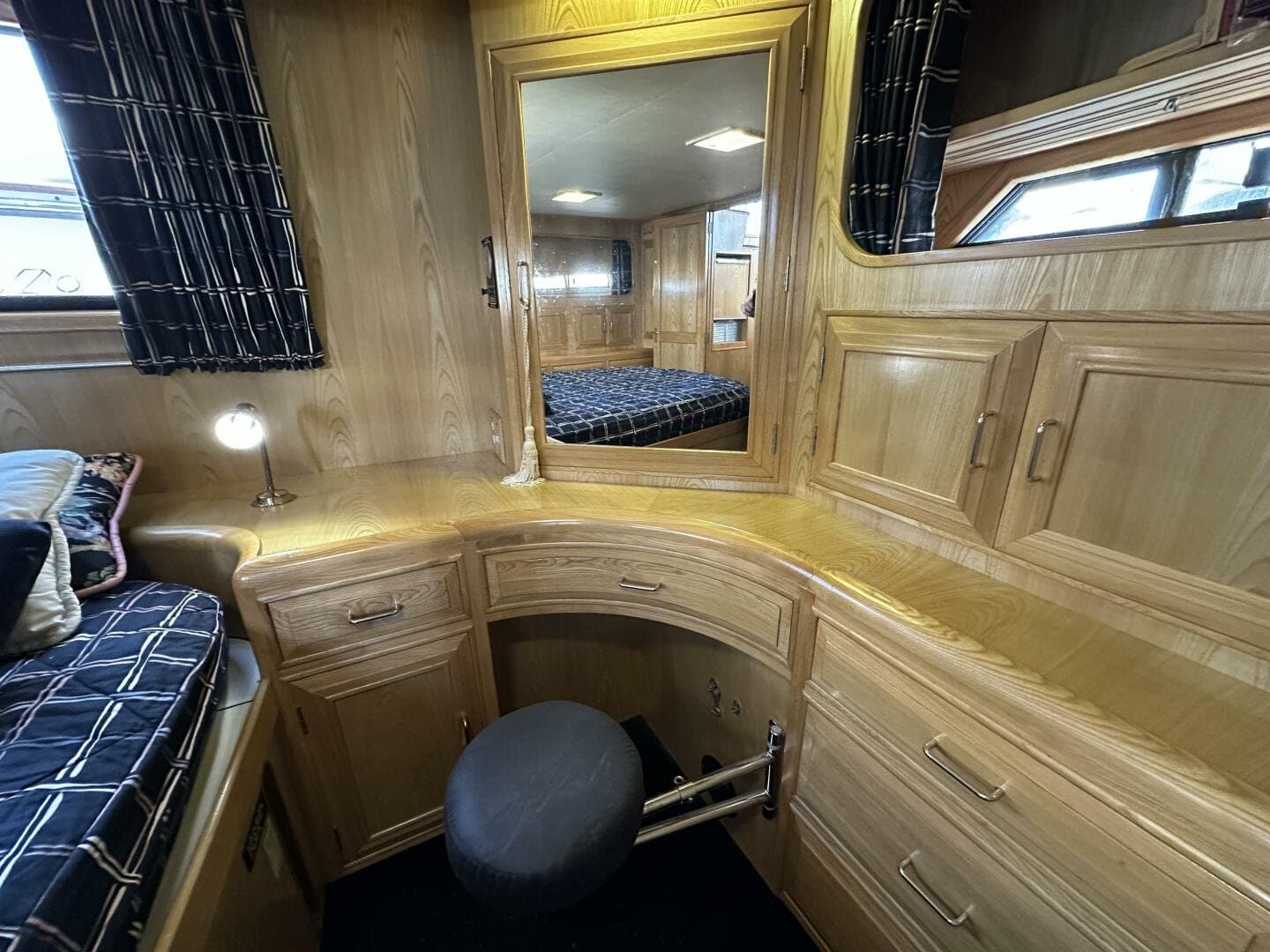 1990 Ocean Alexander 440 Sundeck