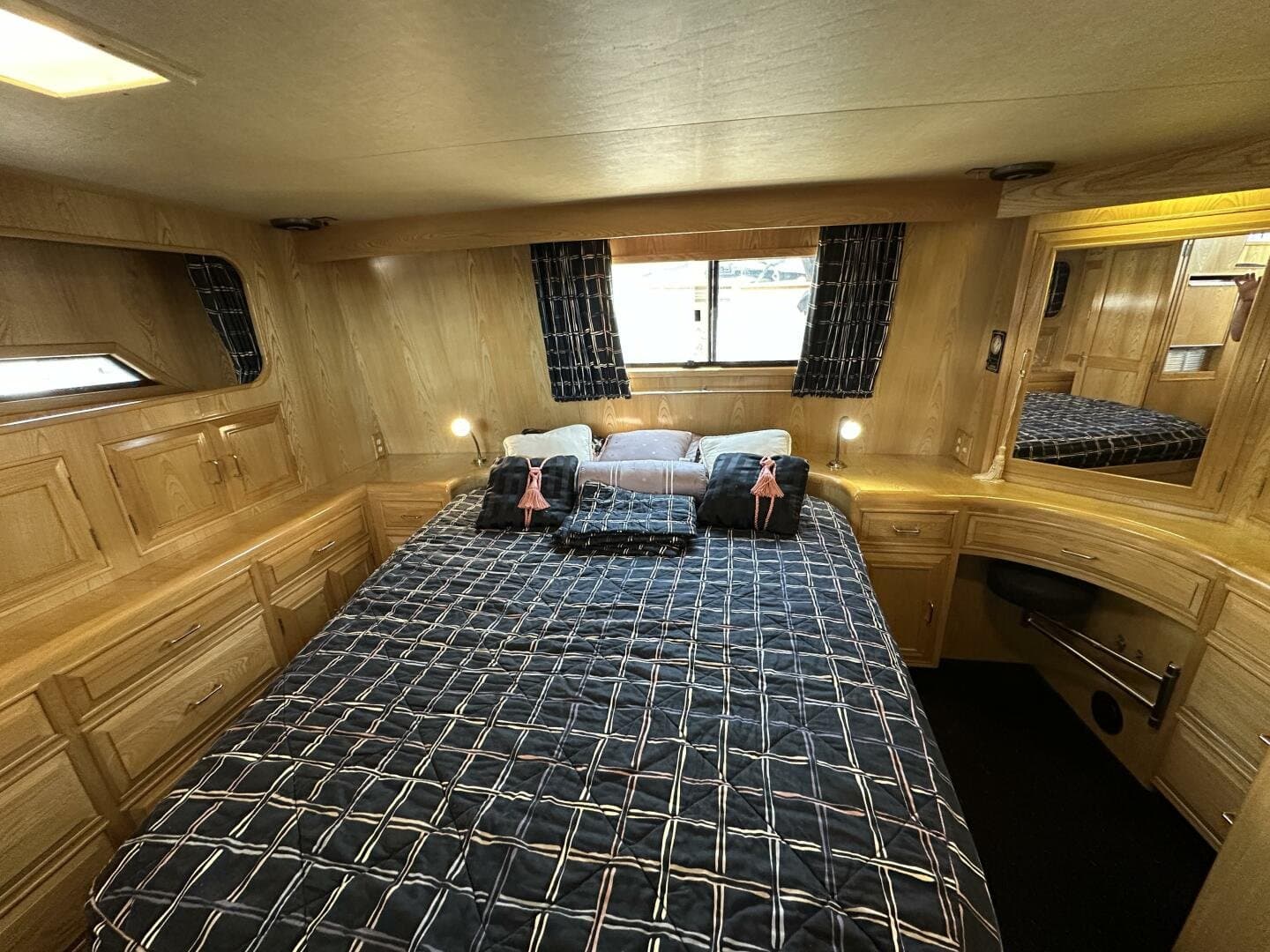 1990 Ocean Alexander 440 Sundeck