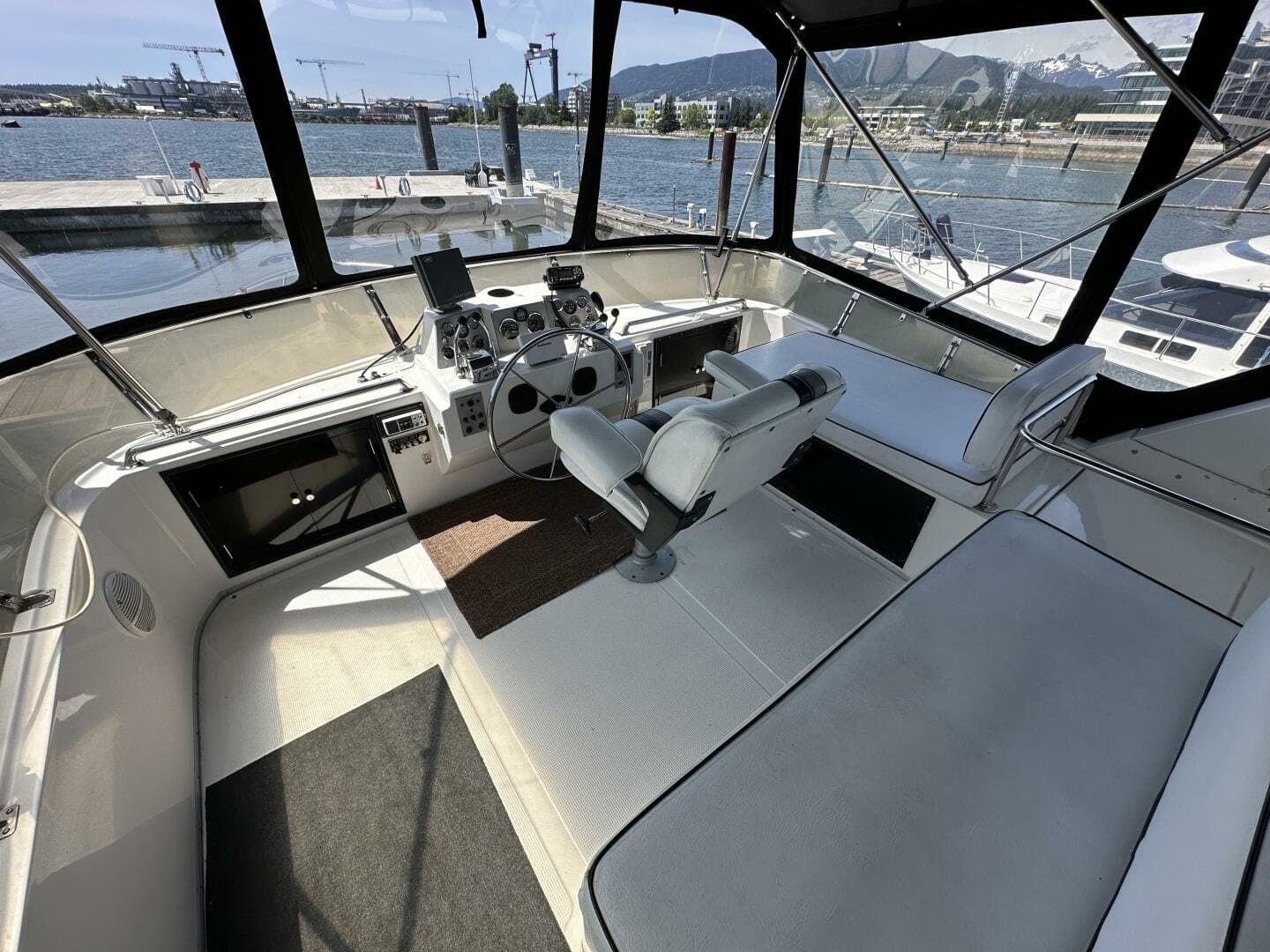 1990 Ocean Alexander 440 Sundeck