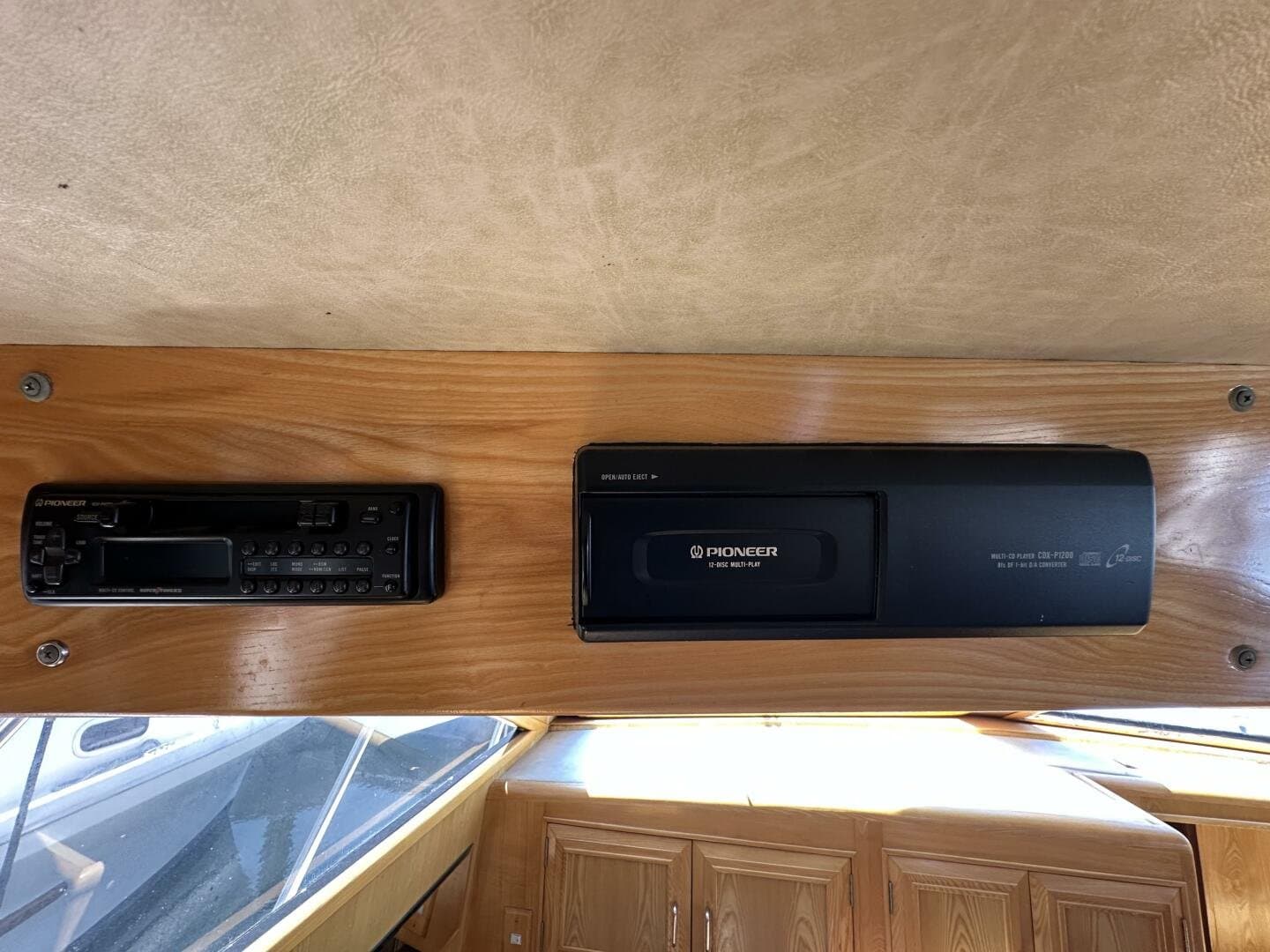 1990 Ocean Alexander 440 Sundeck