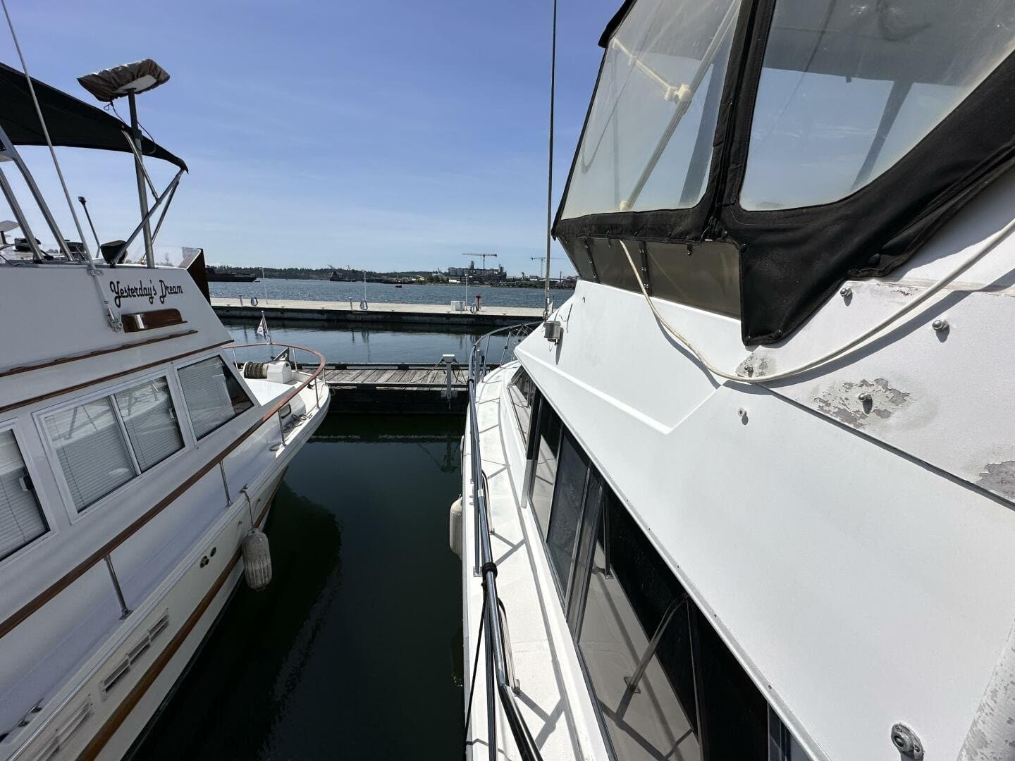 1990 Ocean Alexander 440 Sundeck