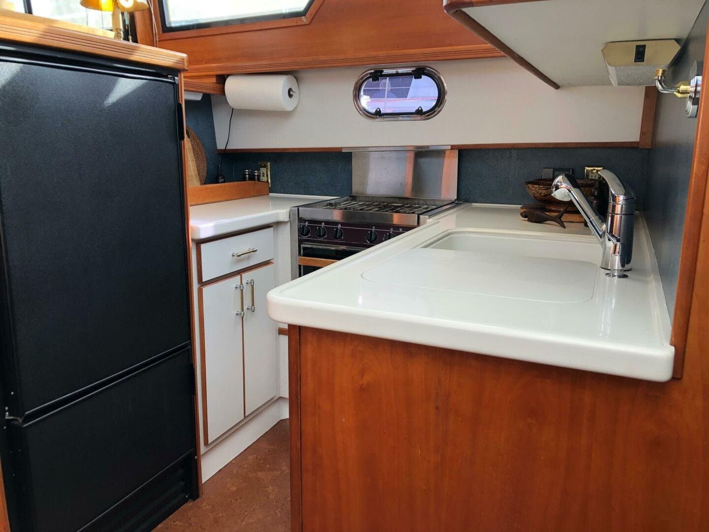 1995 Queenship Aft Cabin