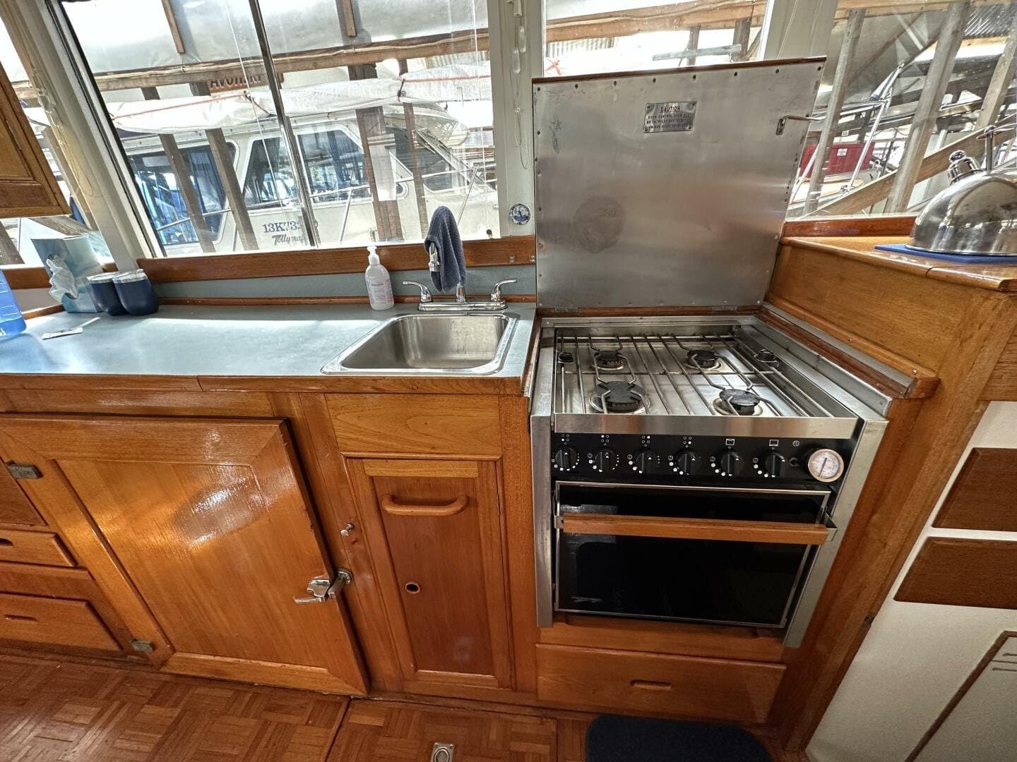 1974 Grand Banks null