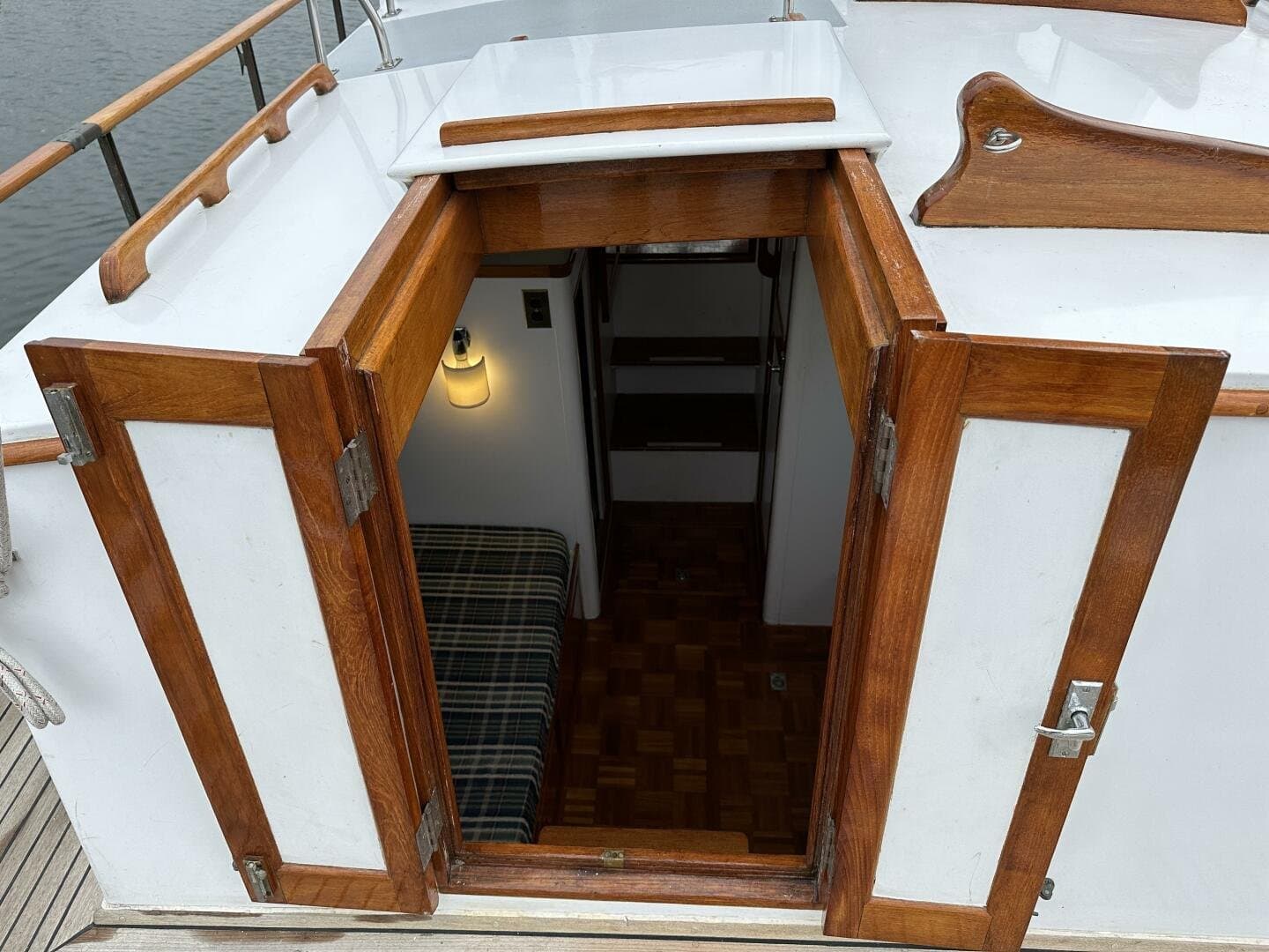 1974 Grand Banks null