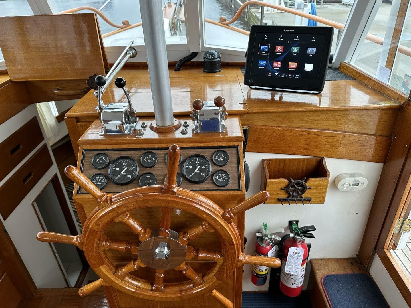 1974 Grand Banks null