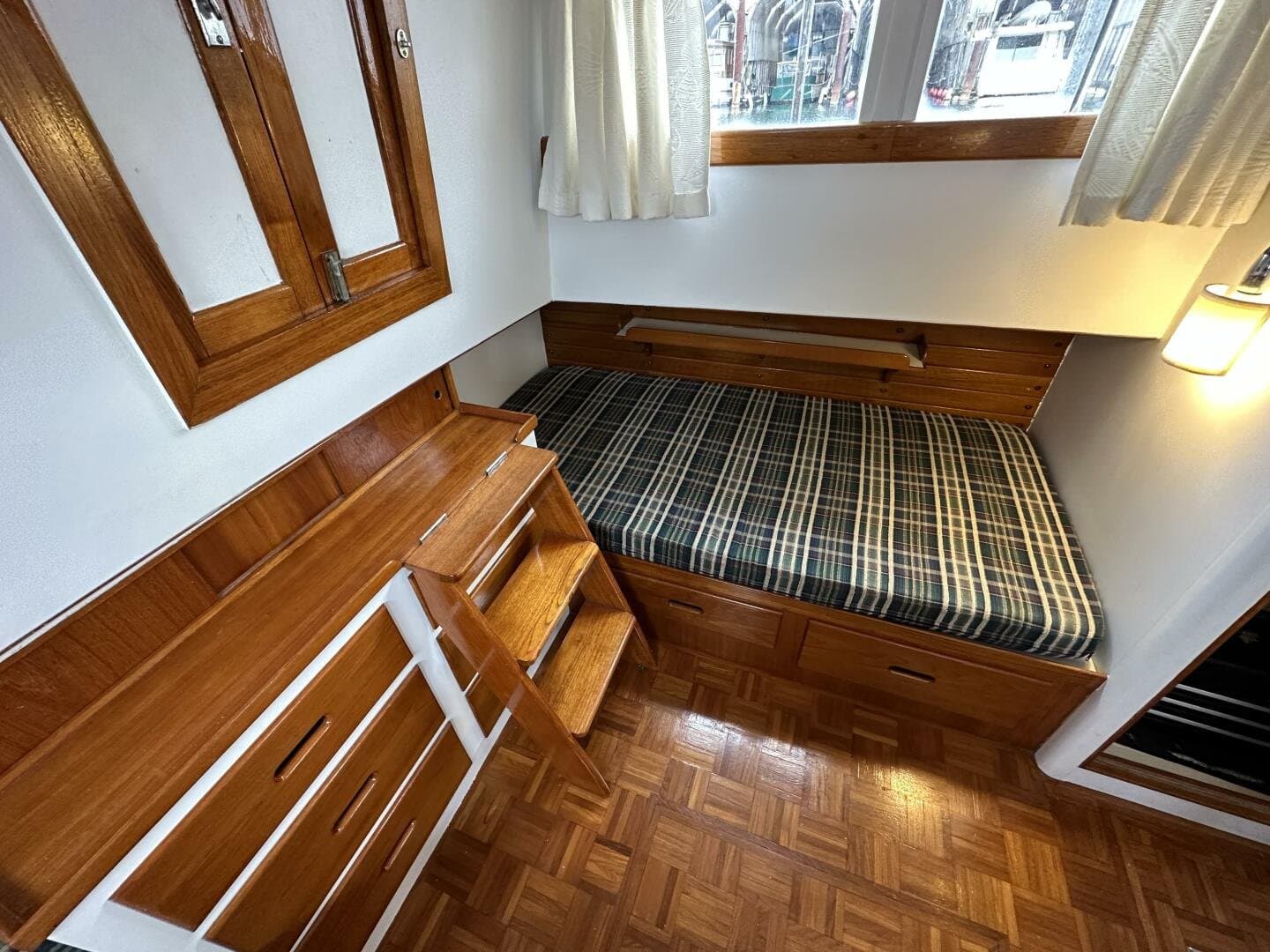 1974 Grand Banks null