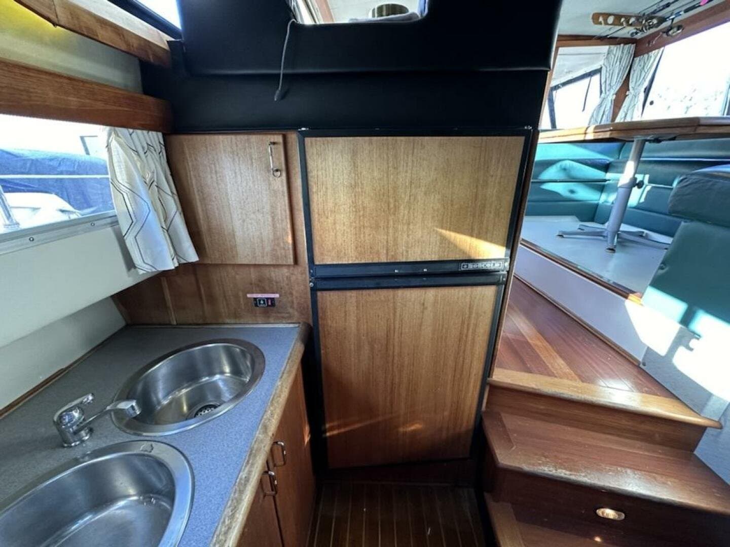 1991 Bayliner 3888