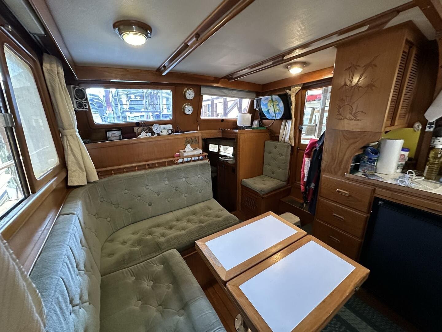 1987 Trawler 34 Tri Cabin