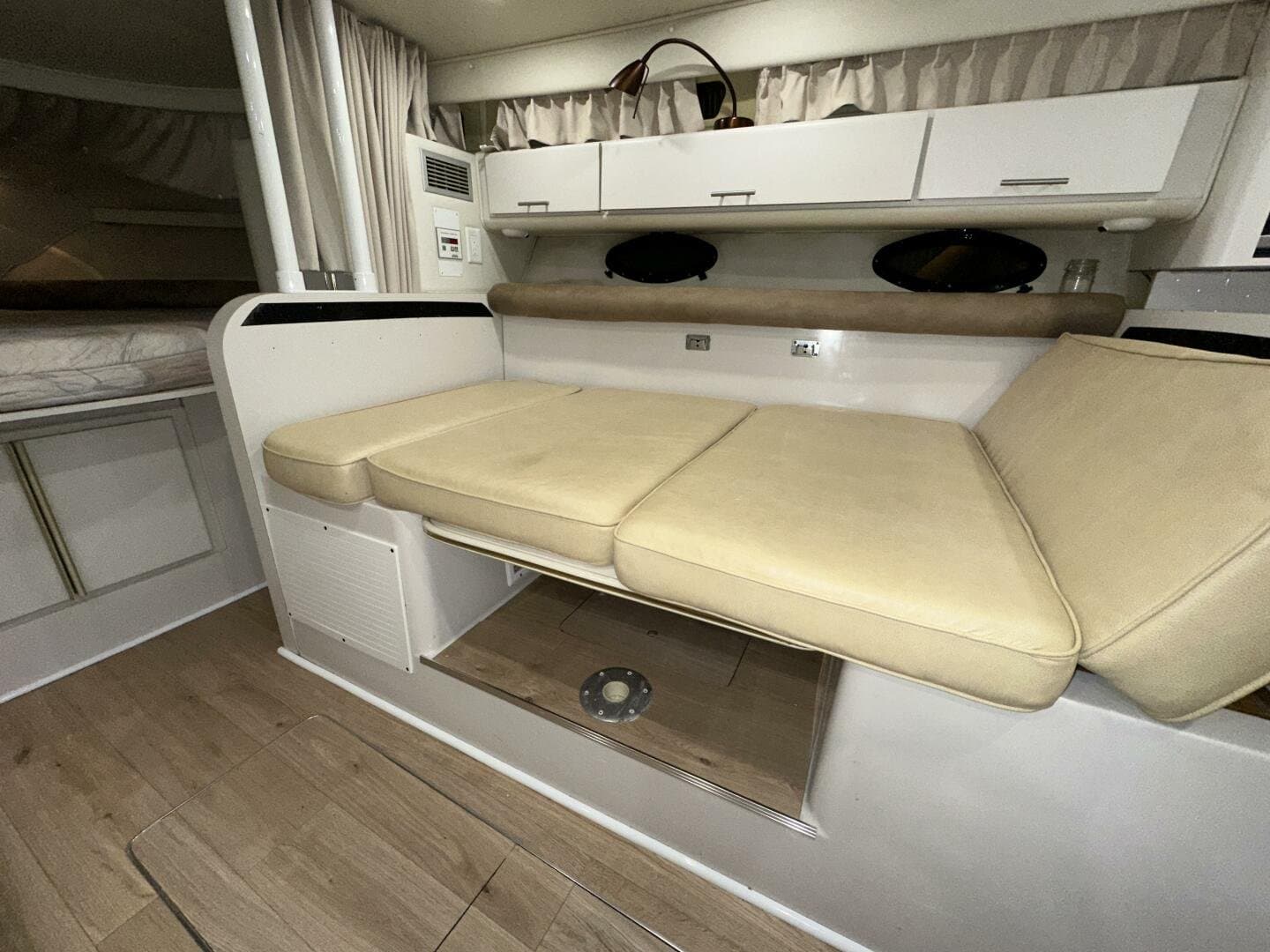 1990 Wellcraft 3300 St. Tropez