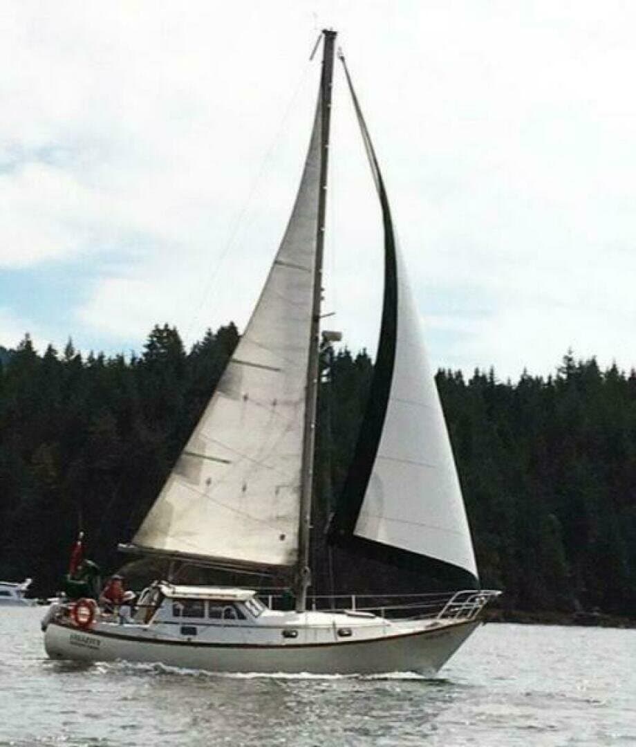 1979 Truant Offshore Pilothouse