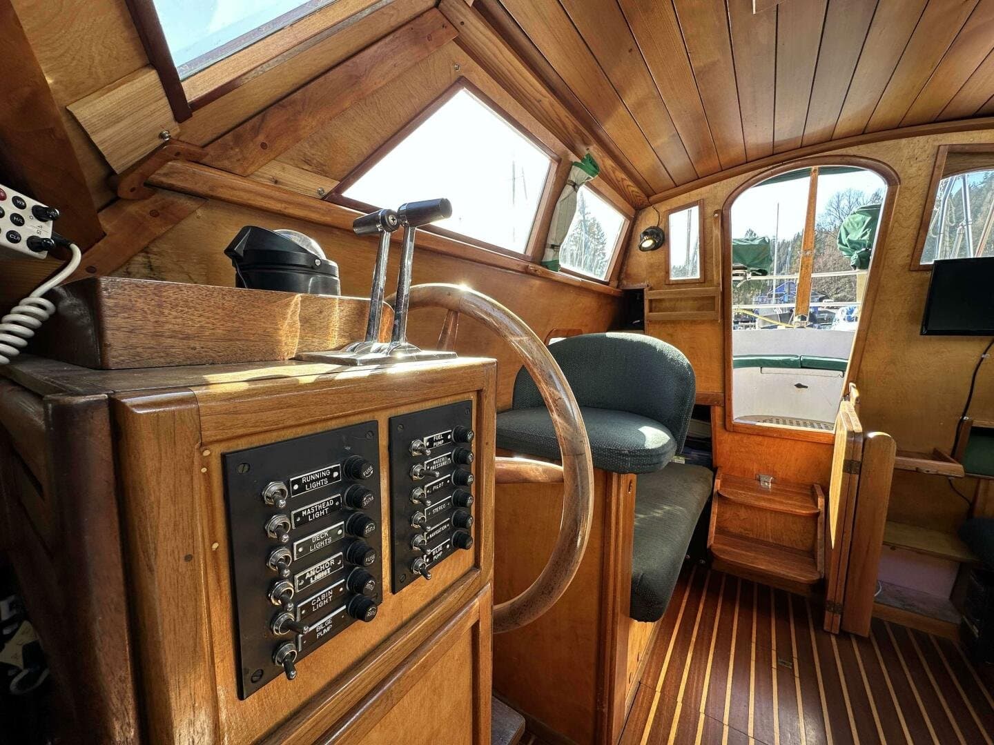 1979 Truant Offshore Pilothouse