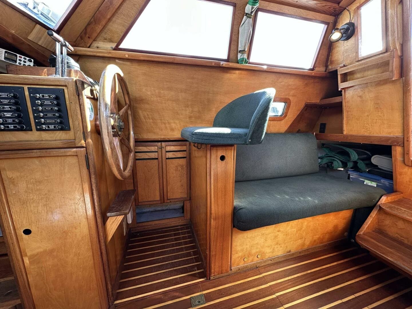 1979 Truant Offshore Pilothouse