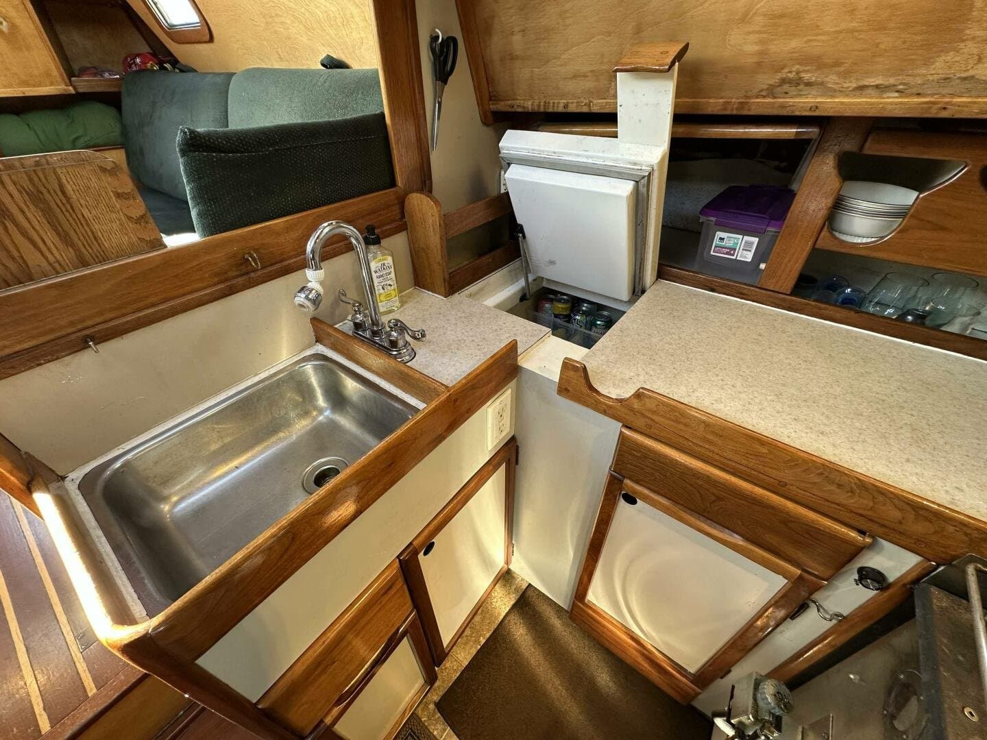 1979 Truant Offshore Pilothouse