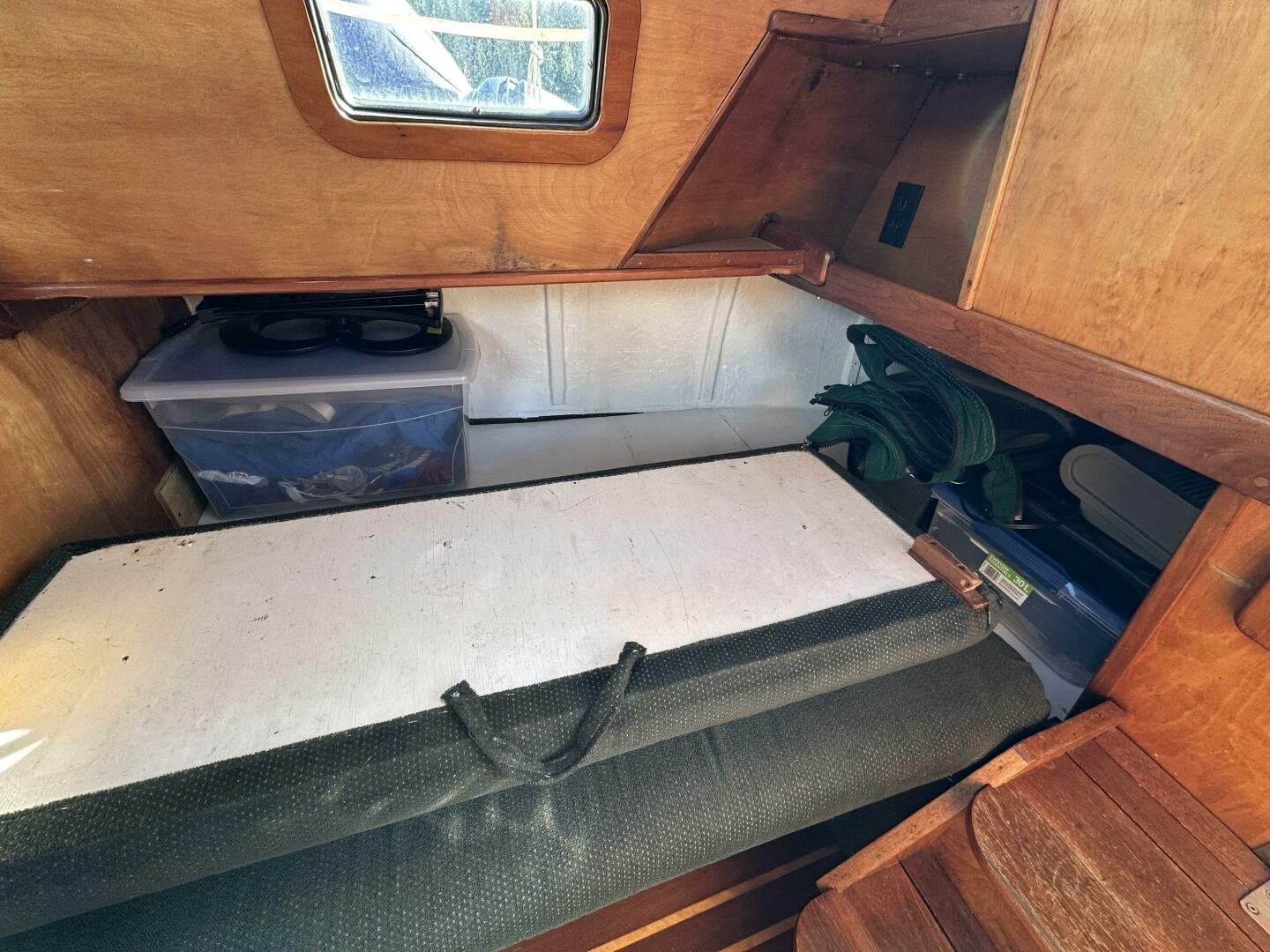 1979 Truant Offshore Pilothouse