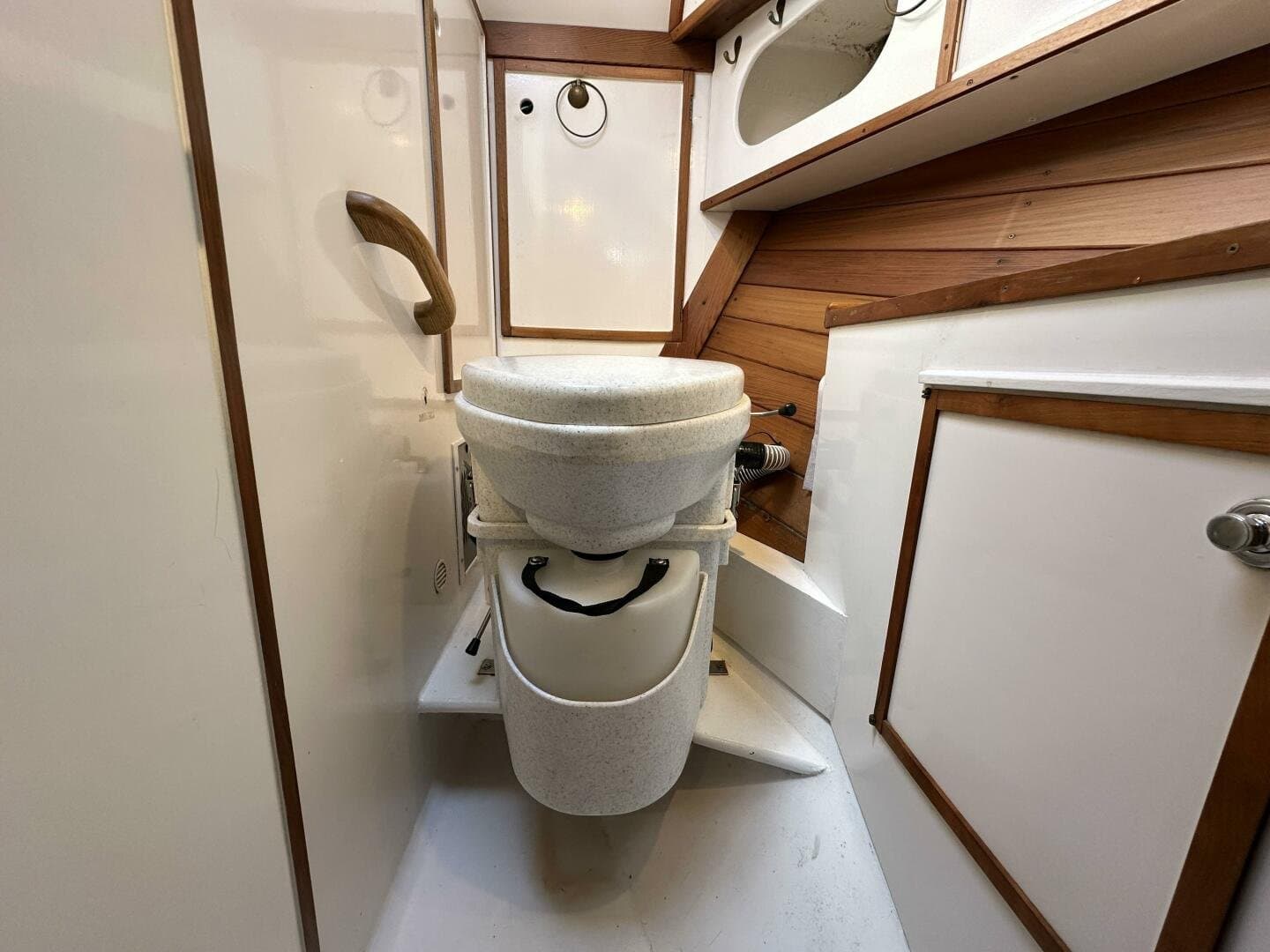 1979 Truant Offshore Pilothouse