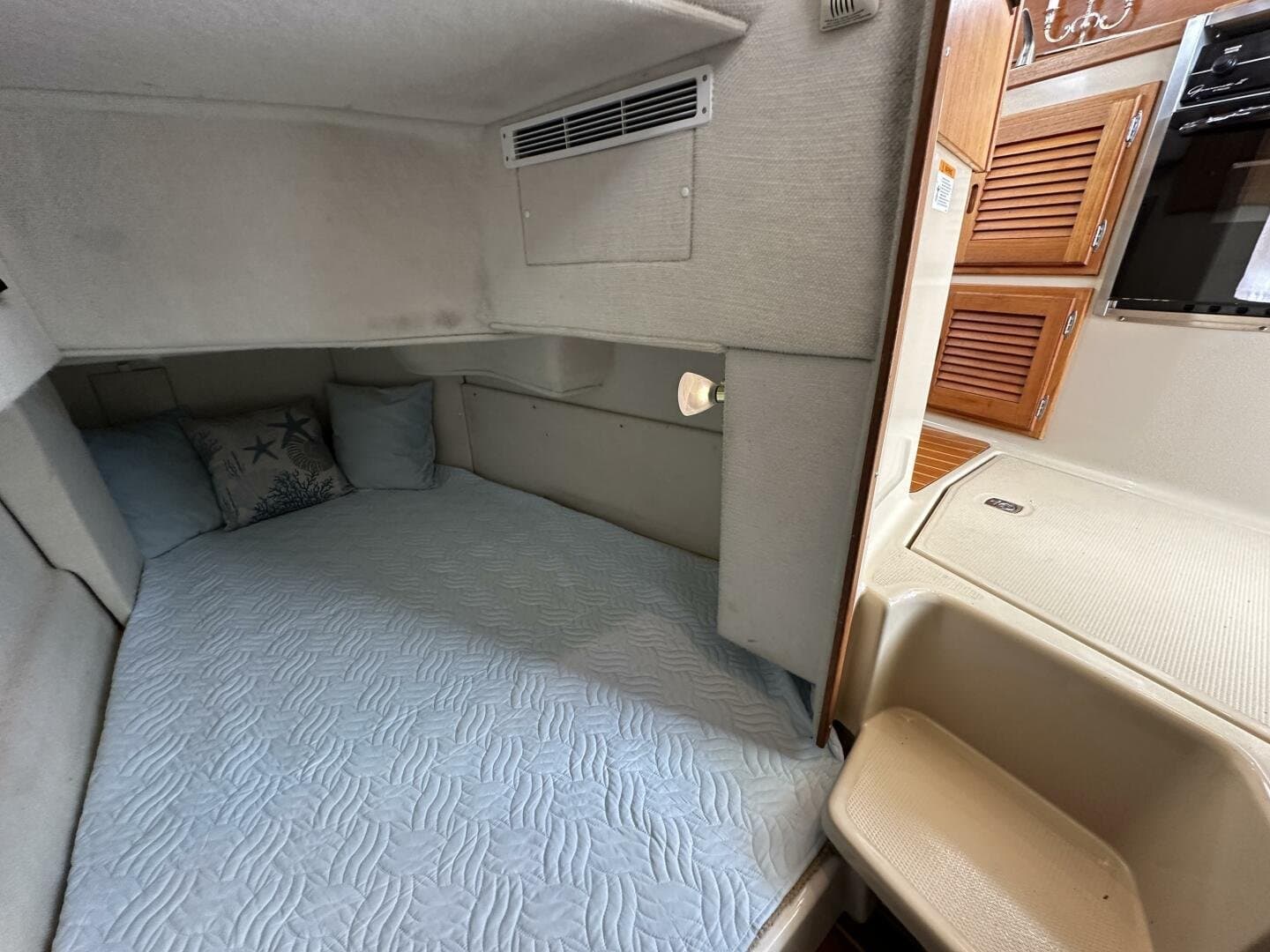 2011 Ranger Tugs null