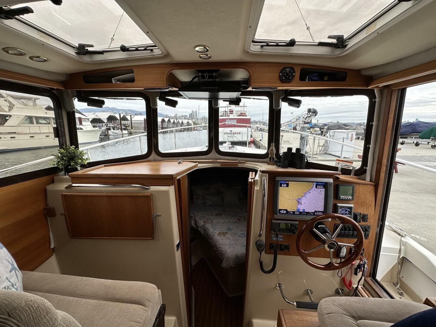 2011 Ranger Tugs null