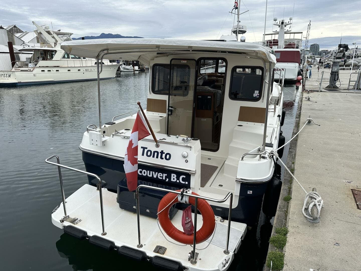 2011 Ranger Tugs null