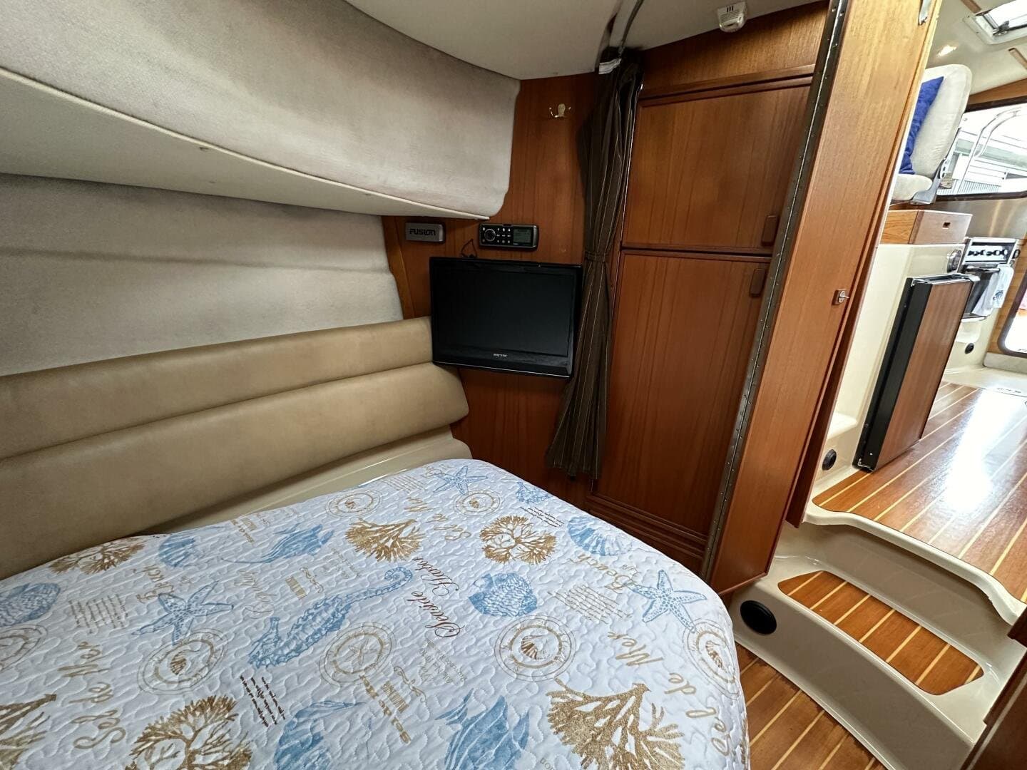 2011 Ranger Tugs null