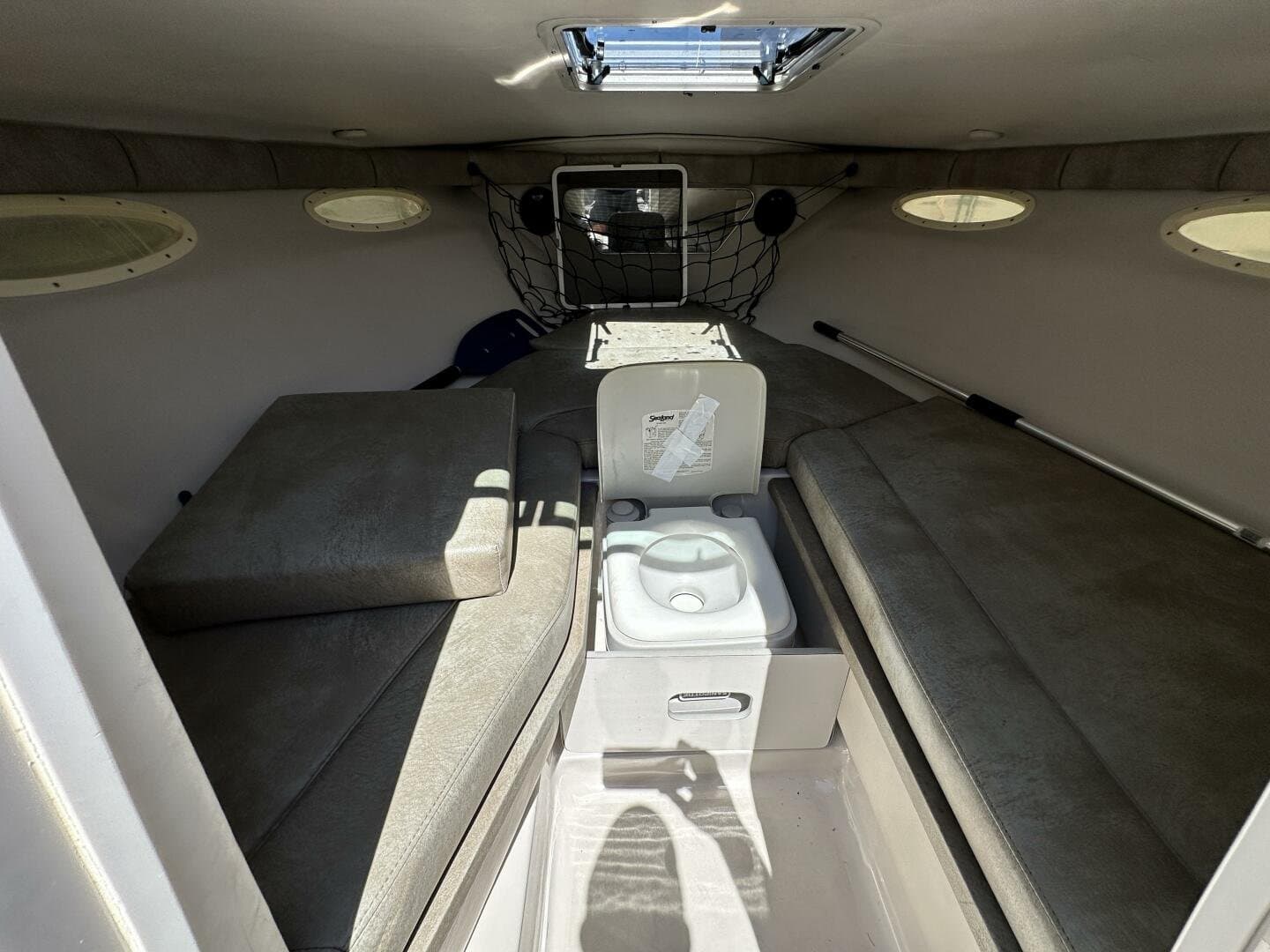 1998 Sea Ray 230 Select