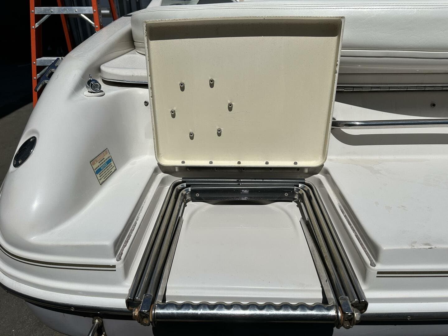 1998 Sea Ray 230 Select