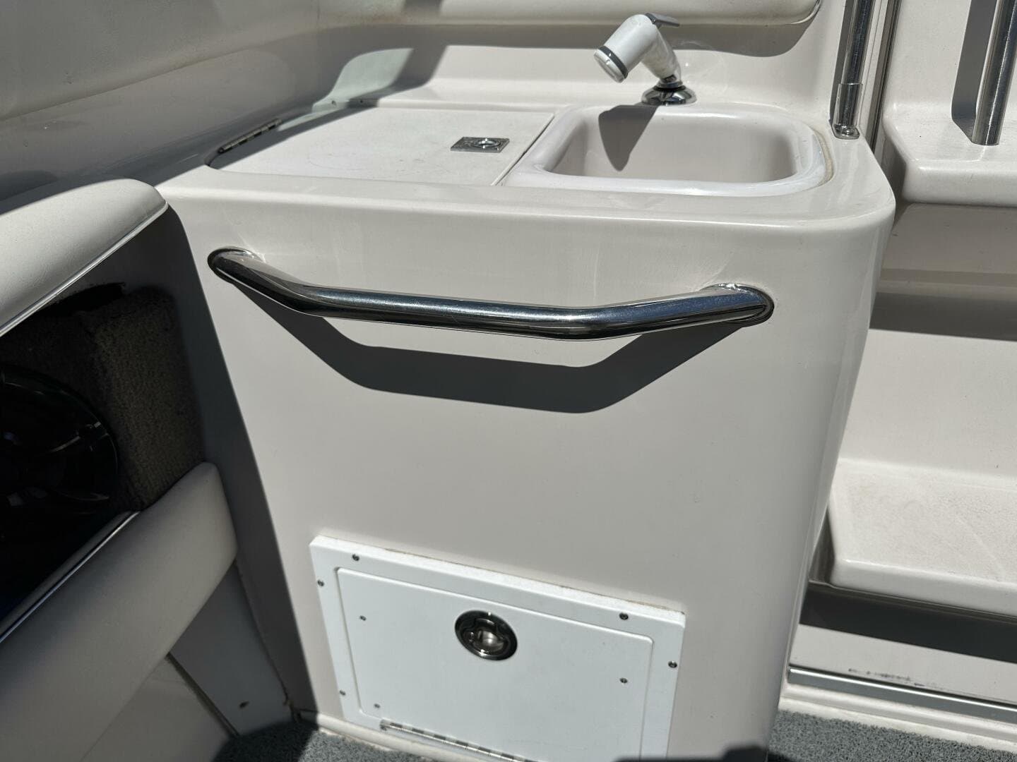 1998 Sea Ray 230 Select