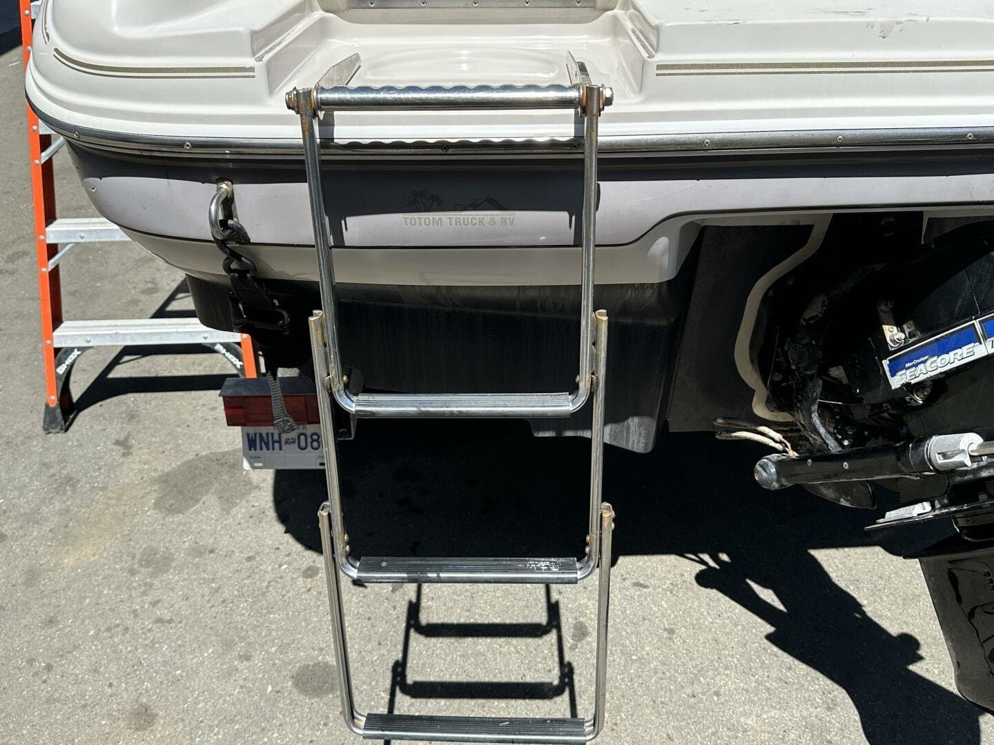 1998 Sea Ray 230 Select