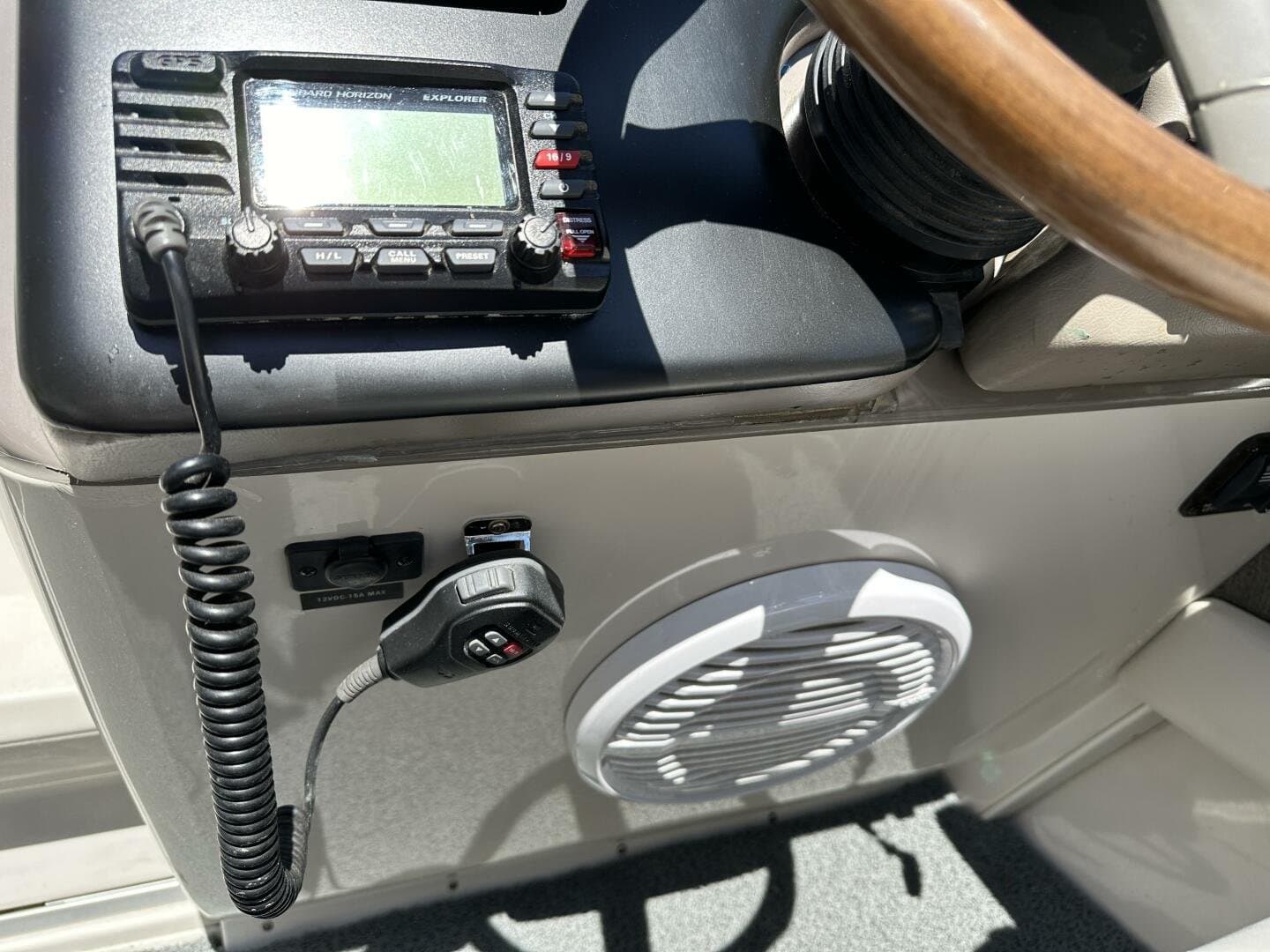 1998 Sea Ray 230 Select