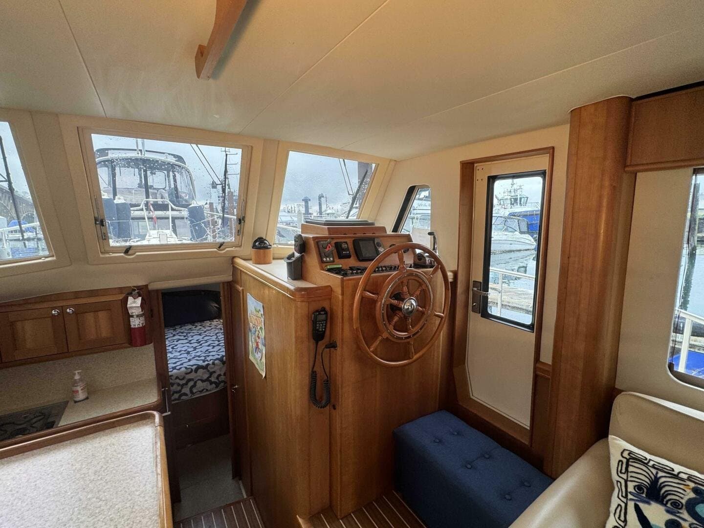 2006 Mainship 34 Trawler