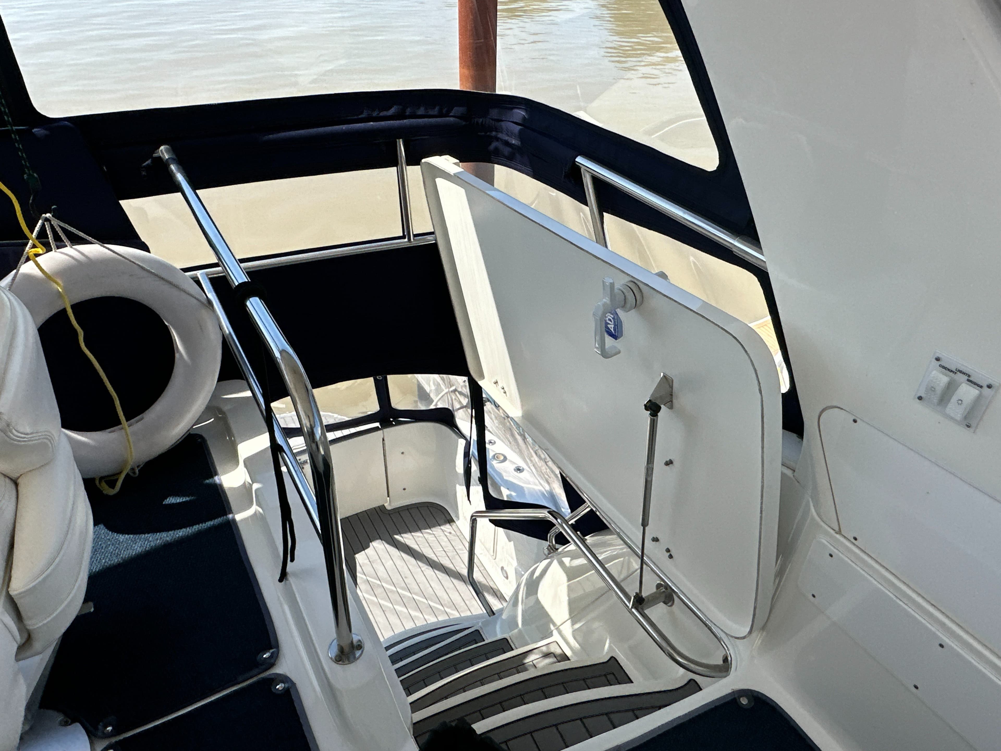 2000 Sea Ray Sedan Bridge