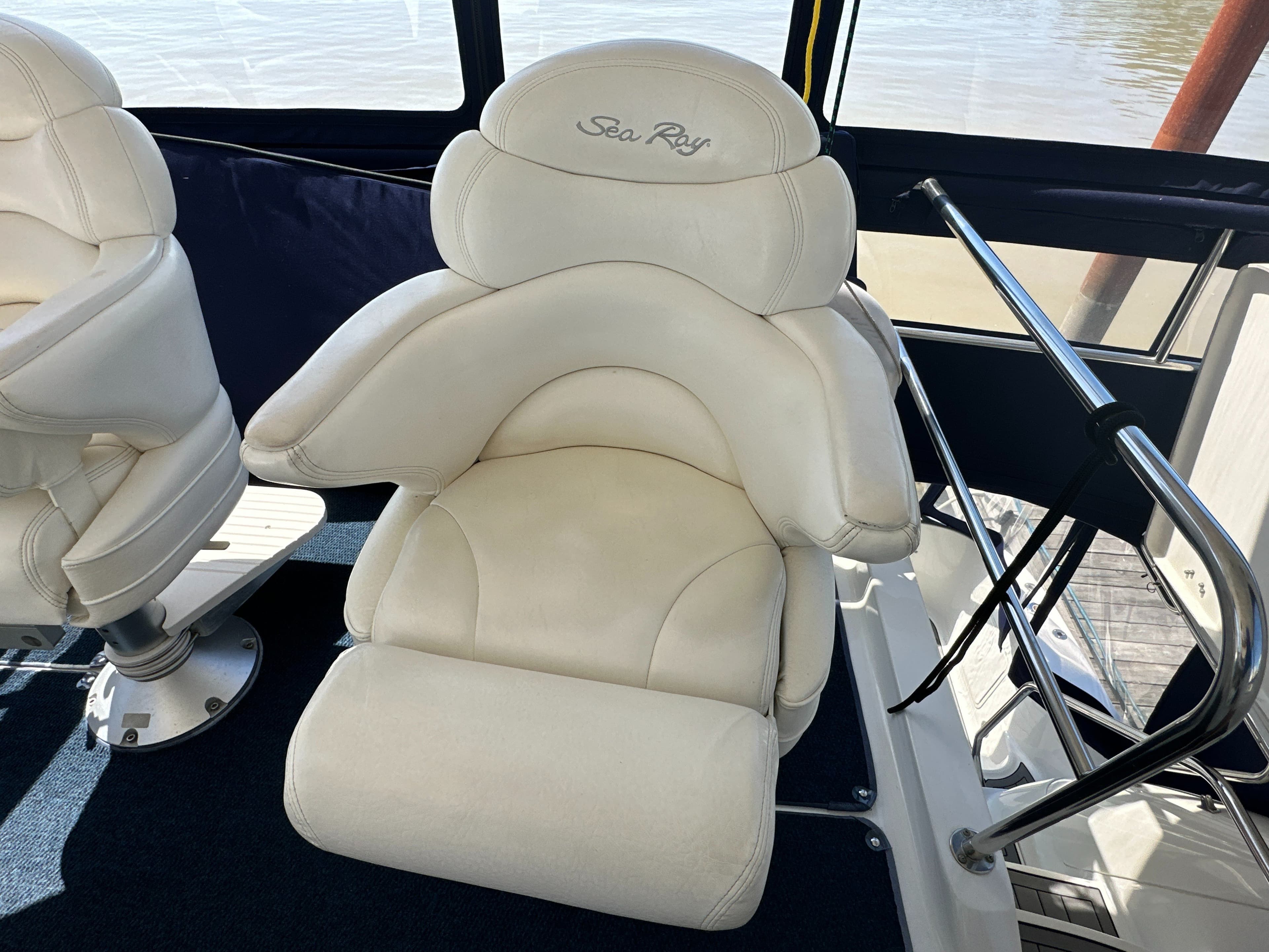 2000 Sea Ray Sedan Bridge