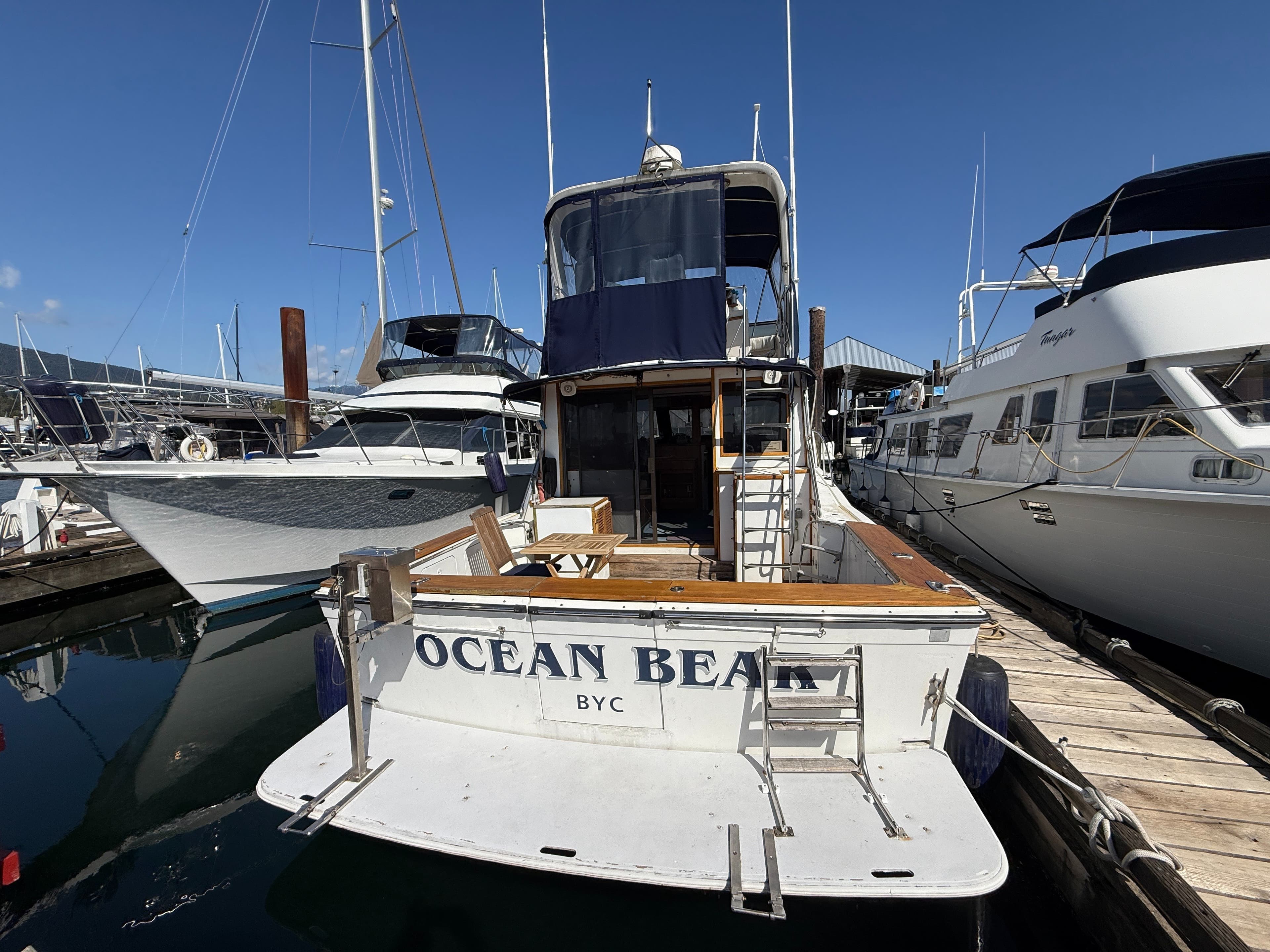 1981 Uniflite 42 Convertible