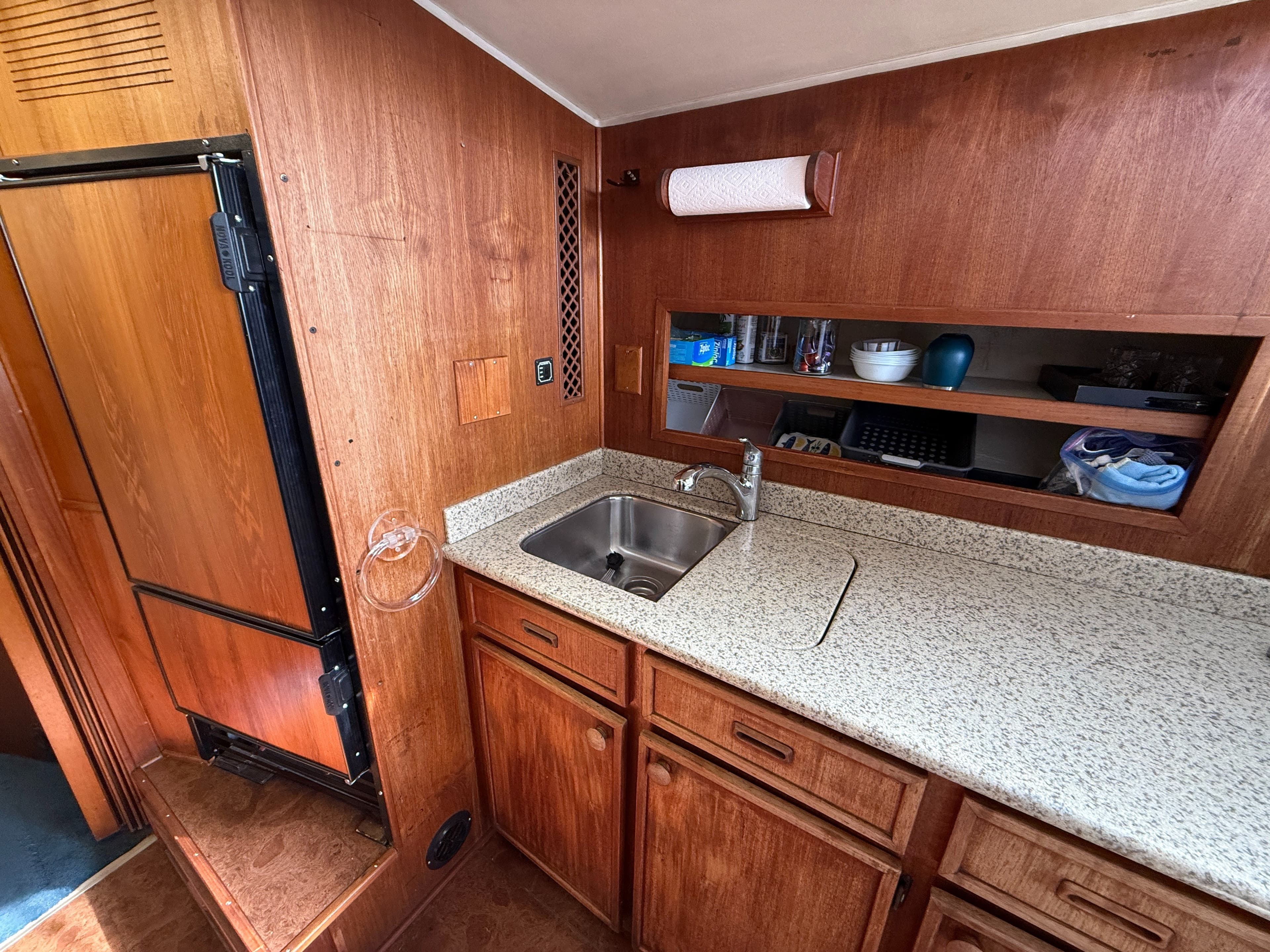 1981 Uniflite 42 Convertible