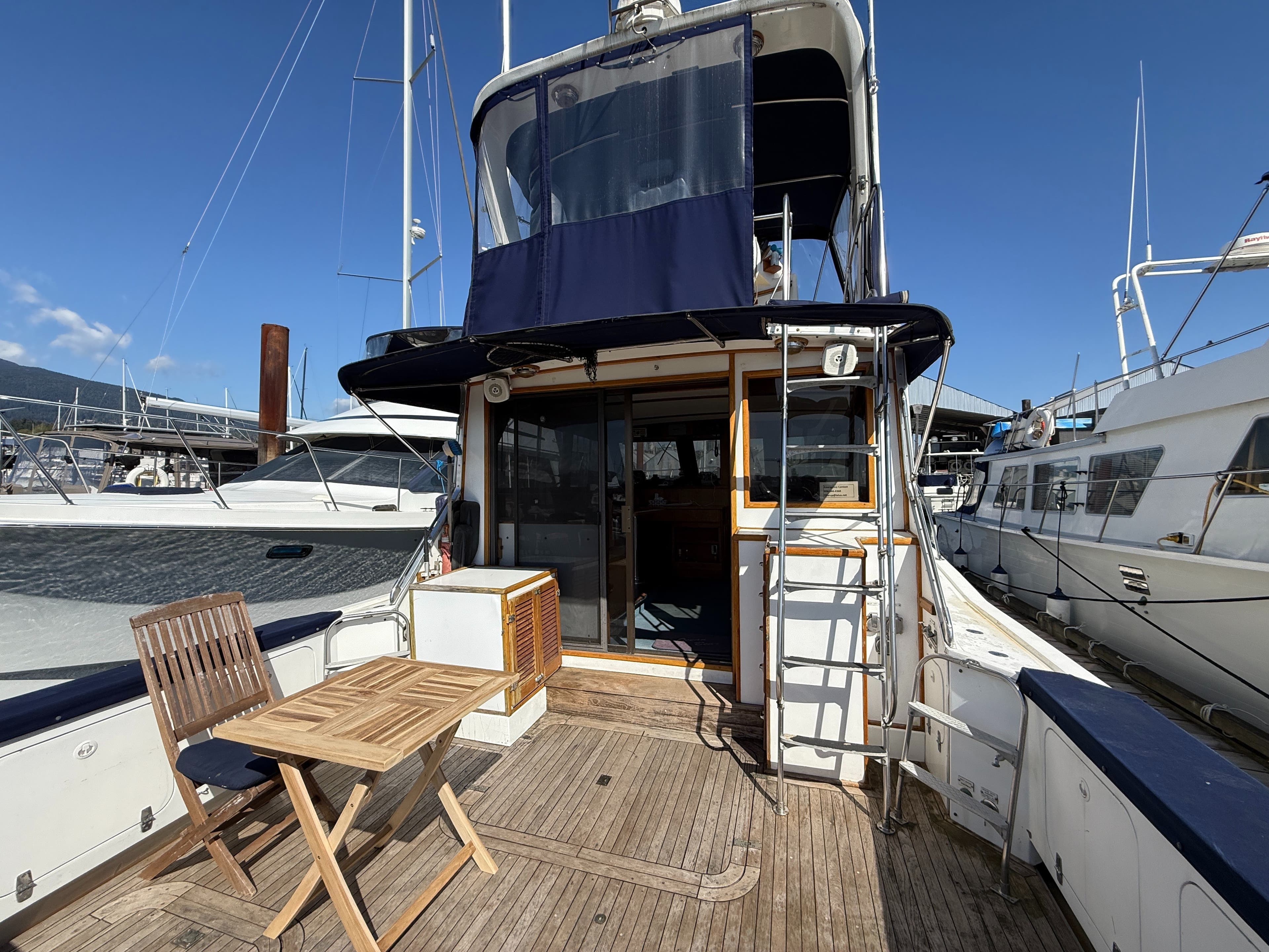 1981 Uniflite 42 Convertible