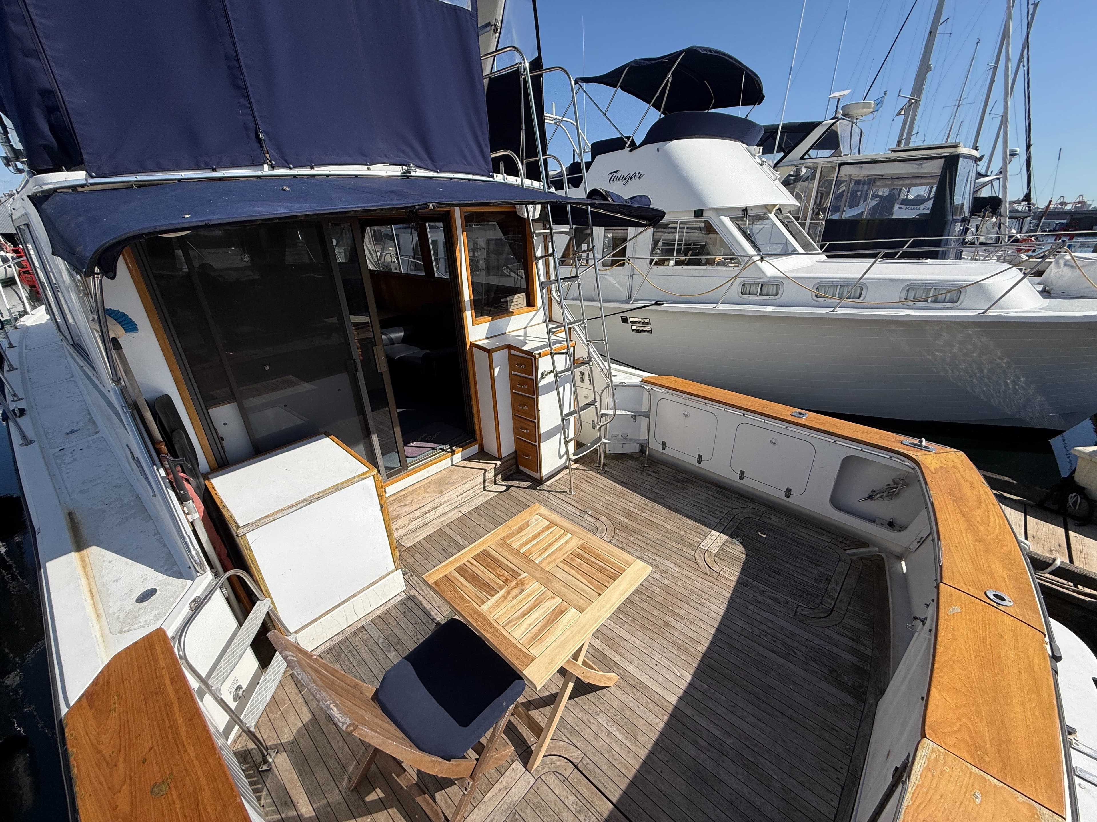 1981 Uniflite 42 Convertible