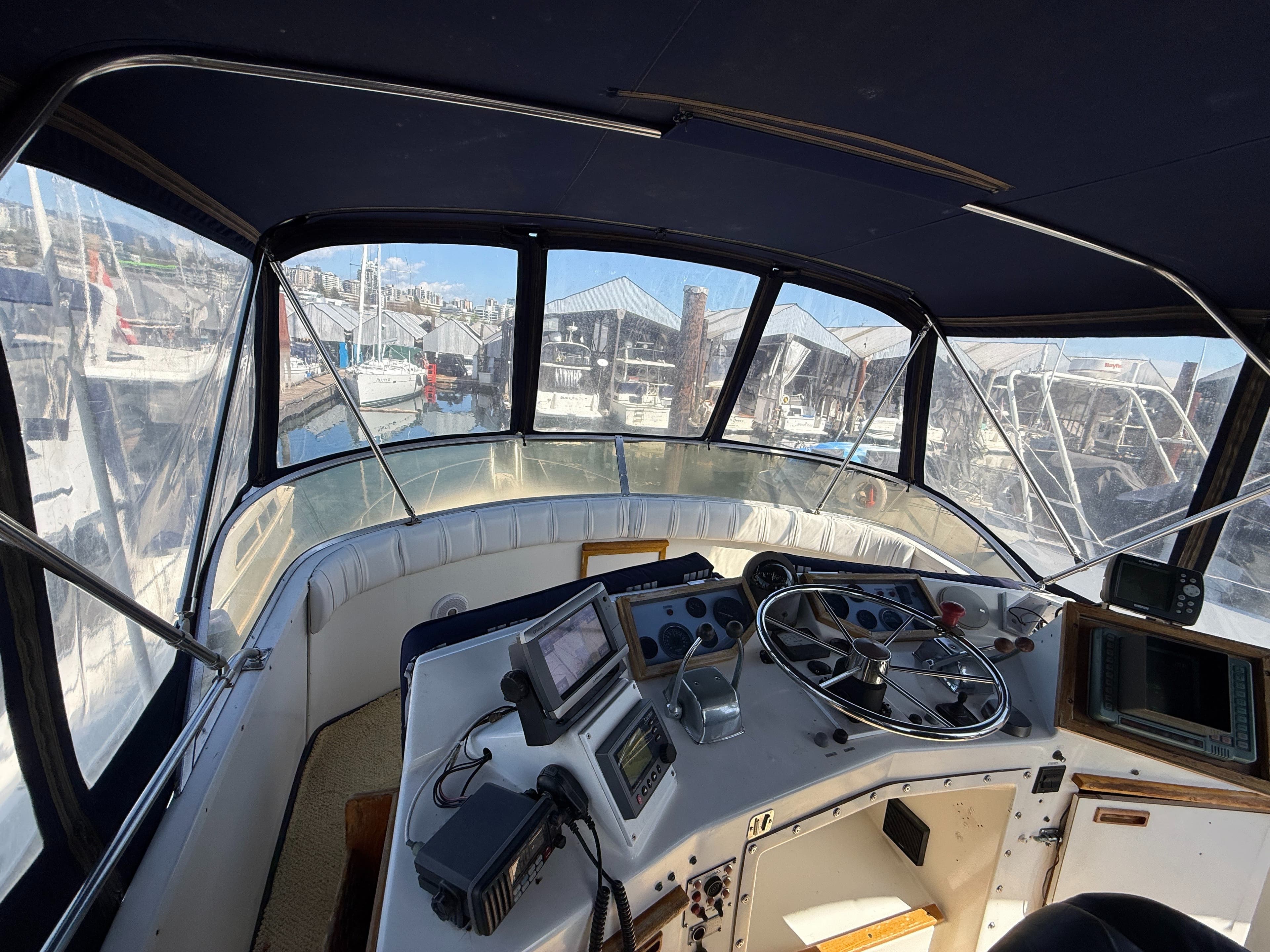 1981 Uniflite 42 Convertible