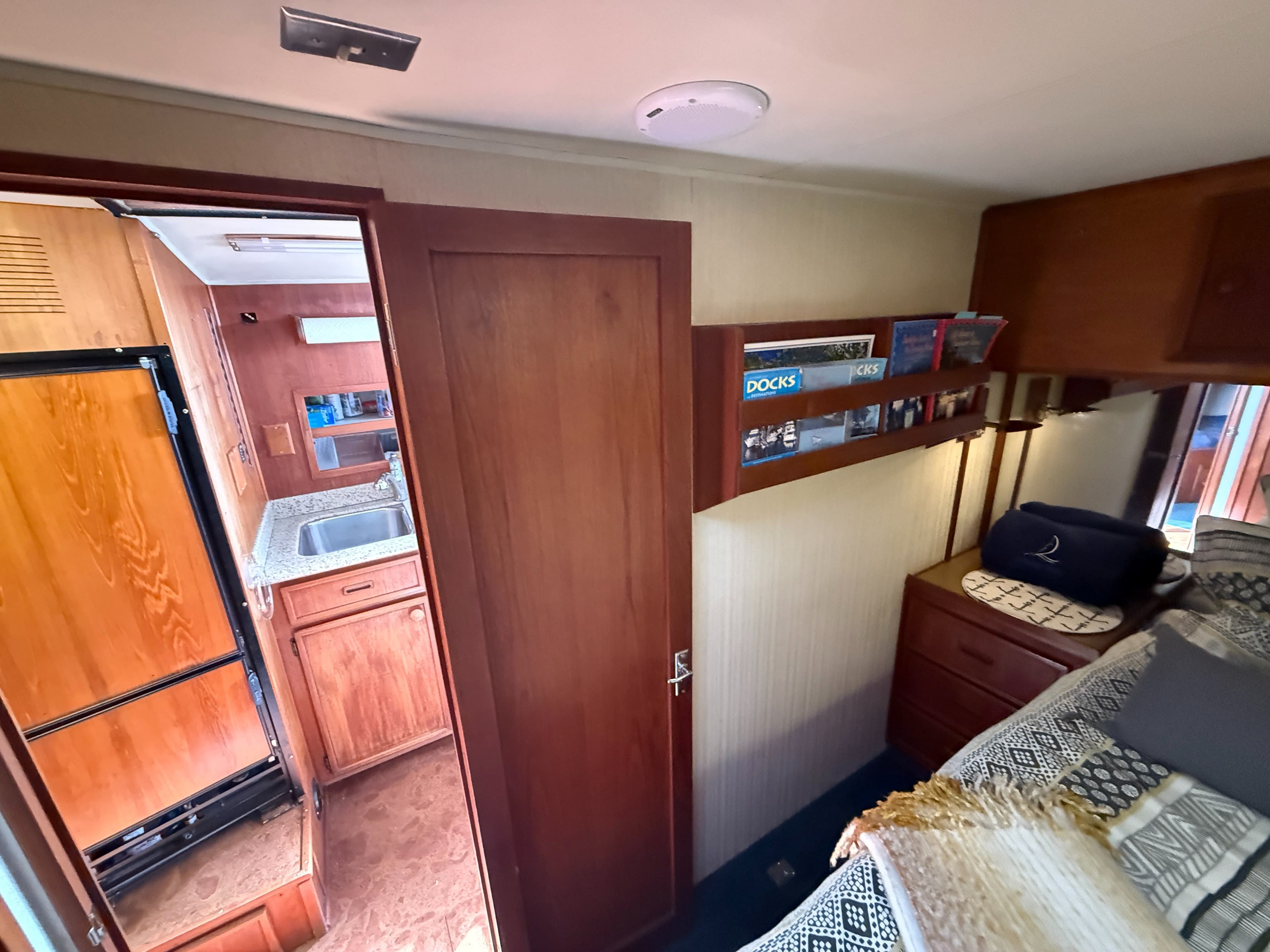 1981 Uniflite 42 Convertible