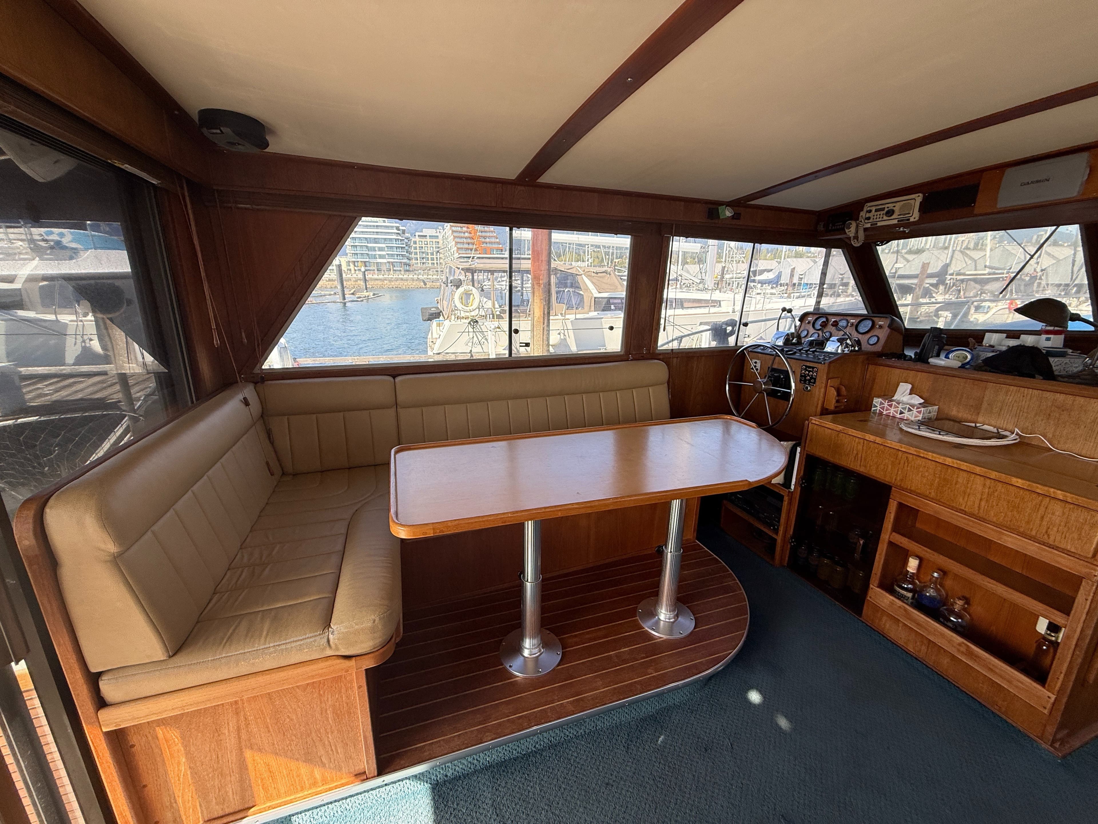 1981 Uniflite 42 Convertible