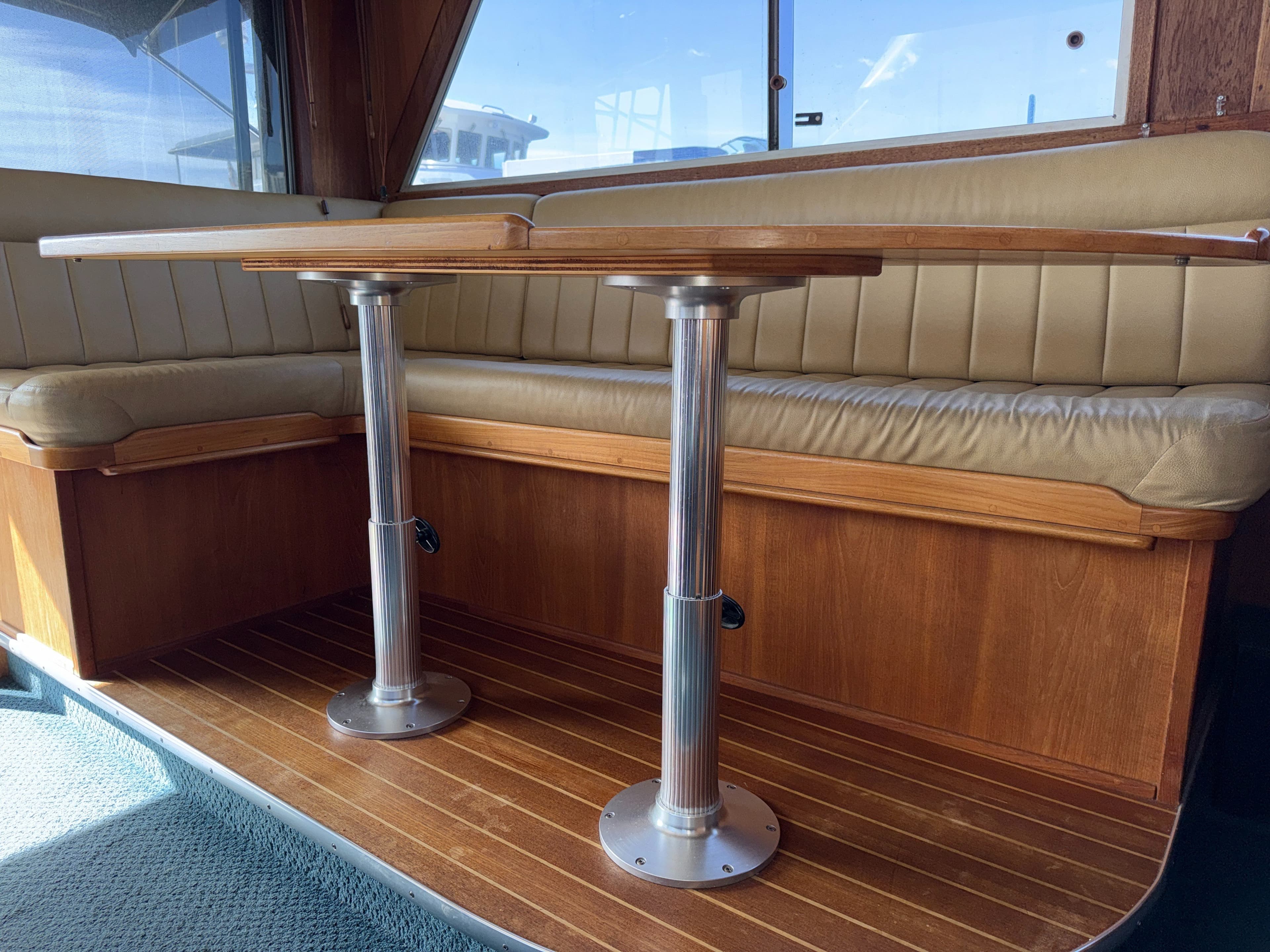 1981 Uniflite 42 Convertible