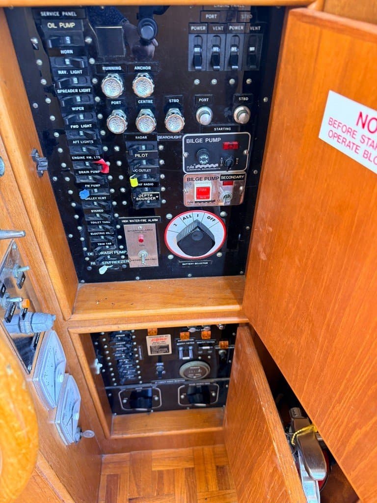 1983 Grand Banks 42 Classic