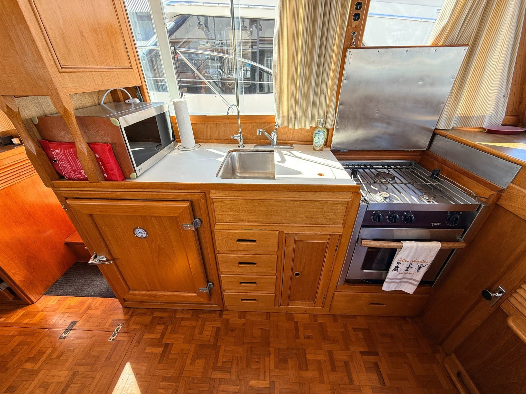 1983 Grand Banks 42 Classic