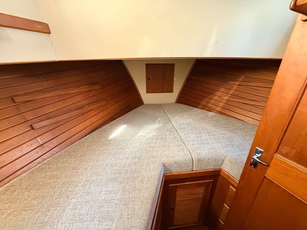 1983 Grand Banks 42 Classic