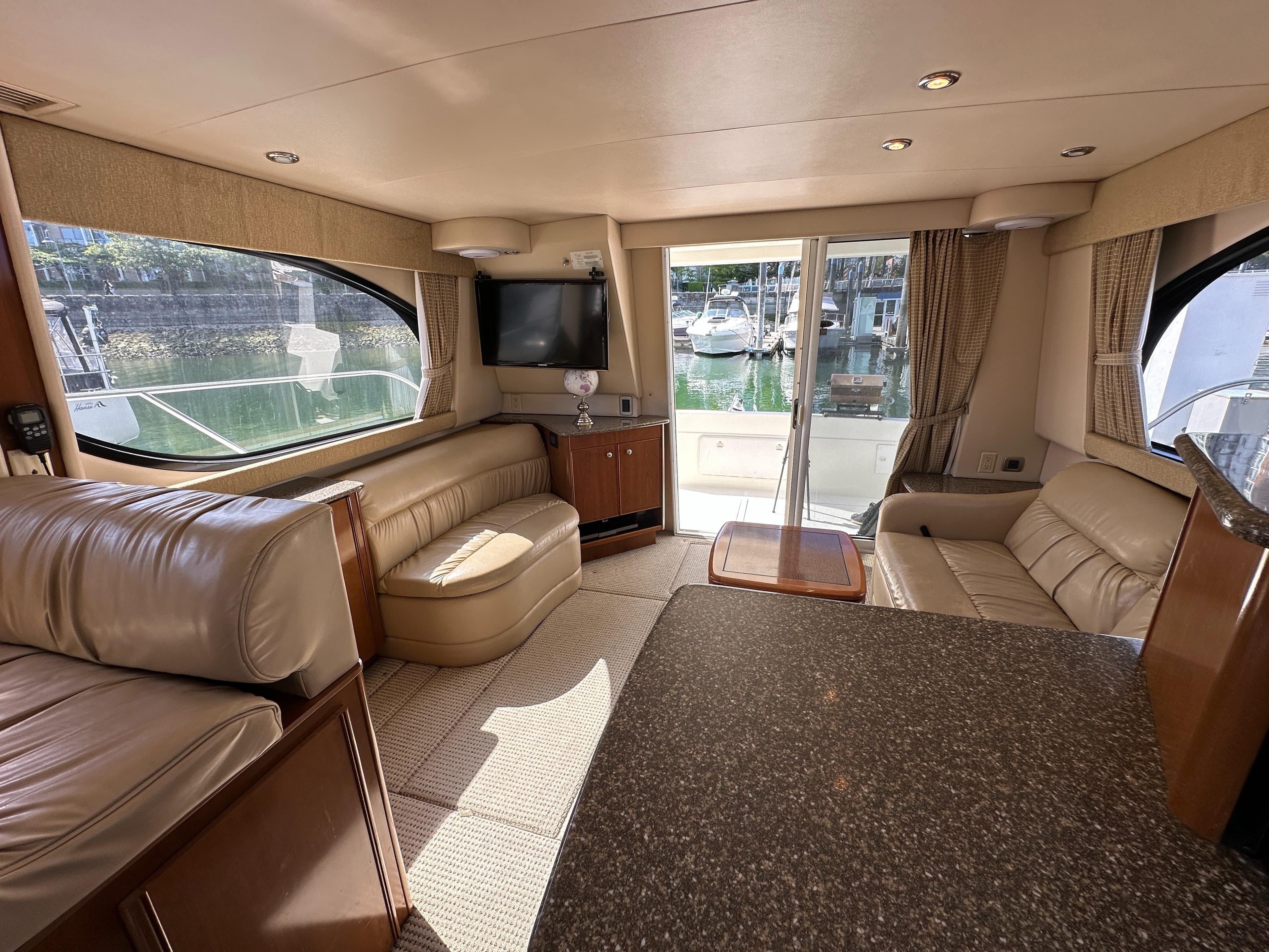 2005 Meridian 381