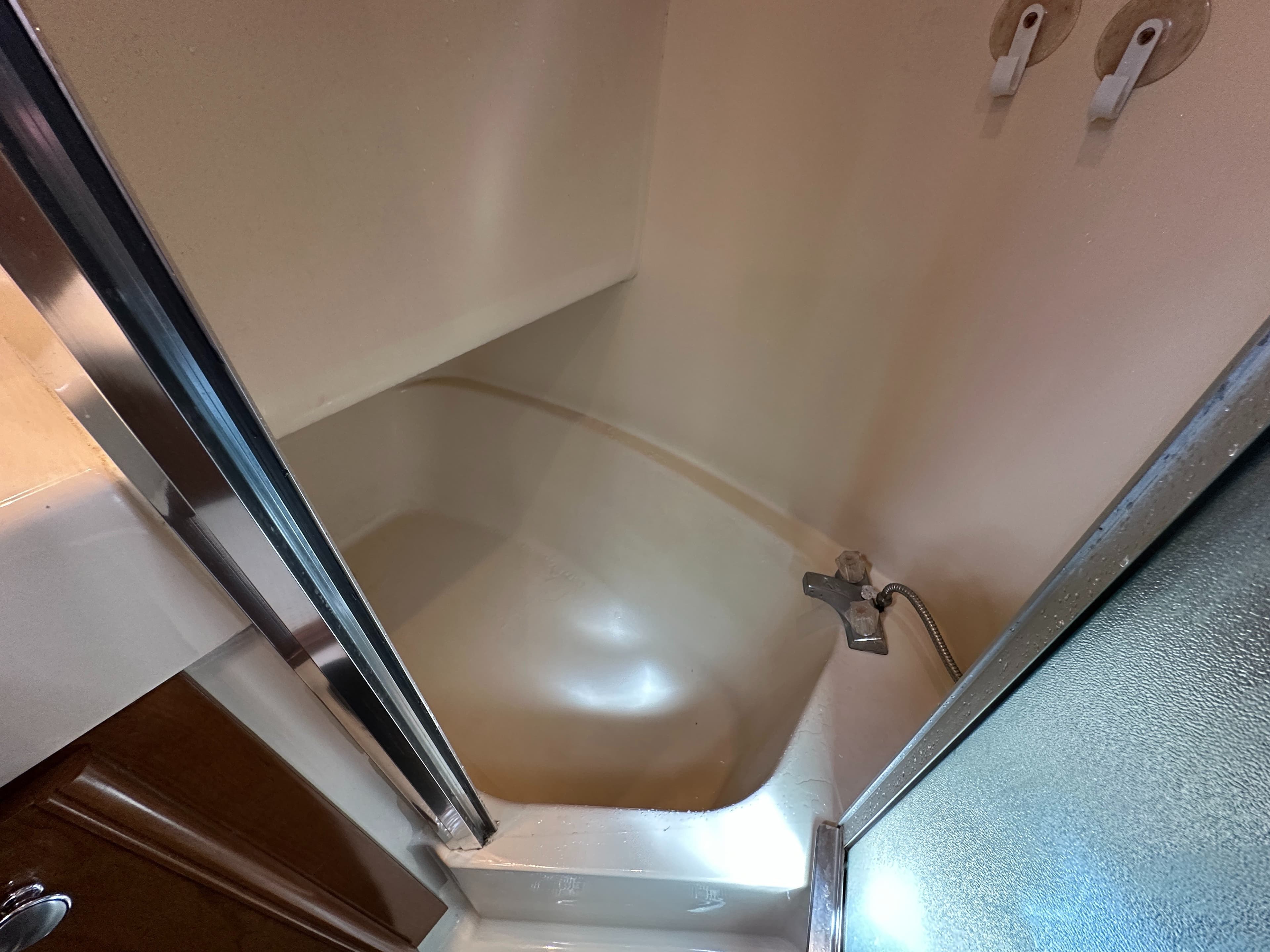 2005 Meridian 381