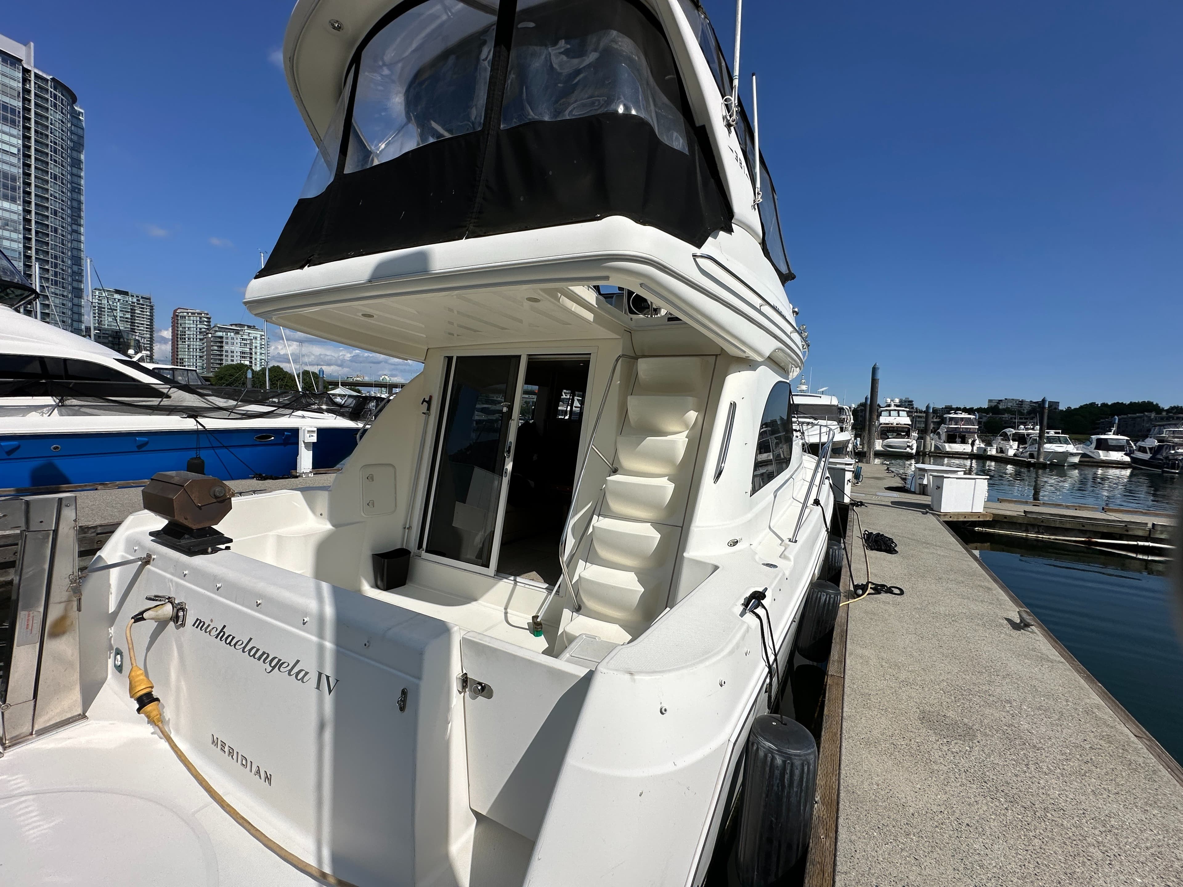 2005 Meridian 381