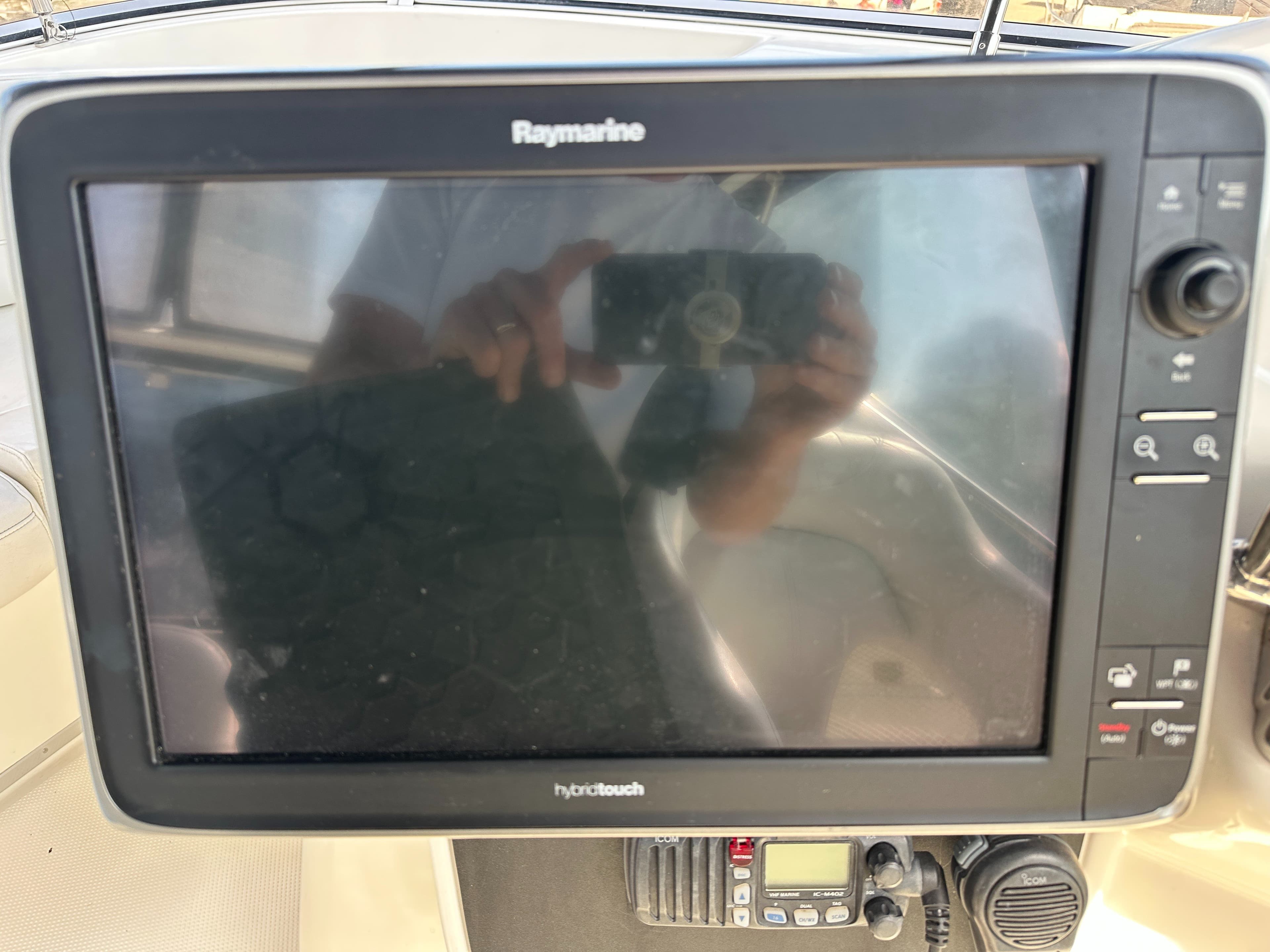 2005 Meridian 381