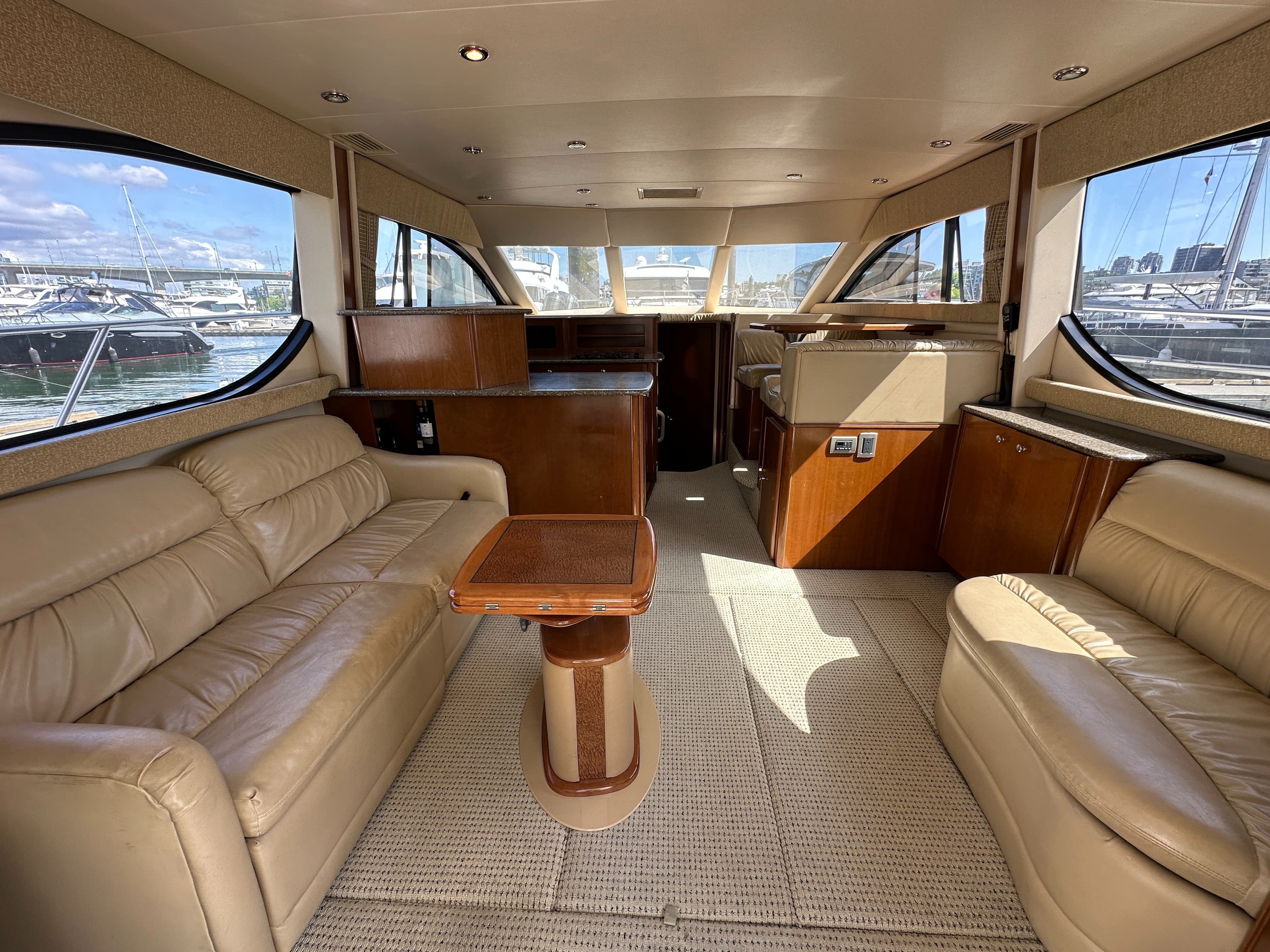 2005 Meridian 381