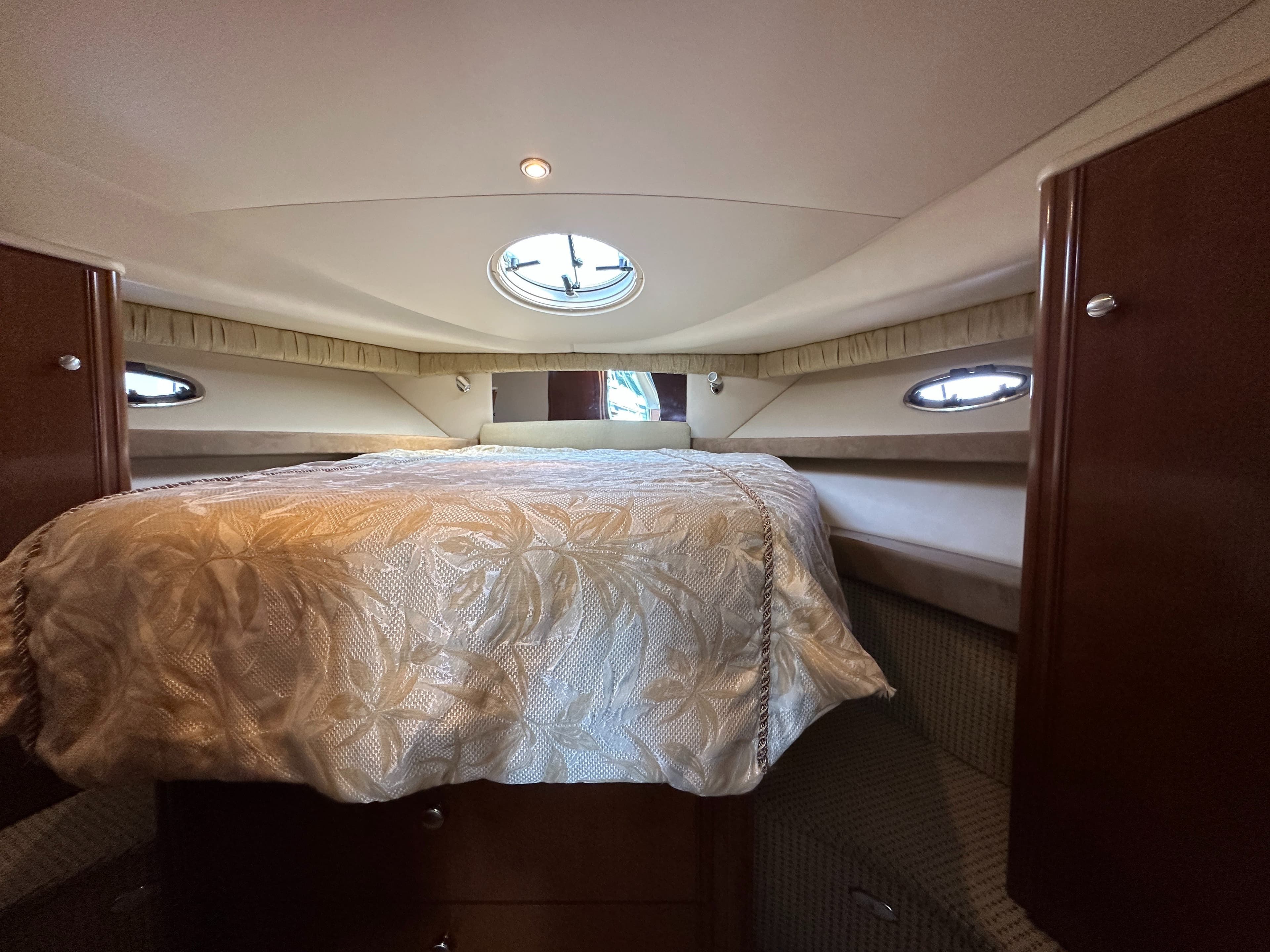 2005 Meridian 381
