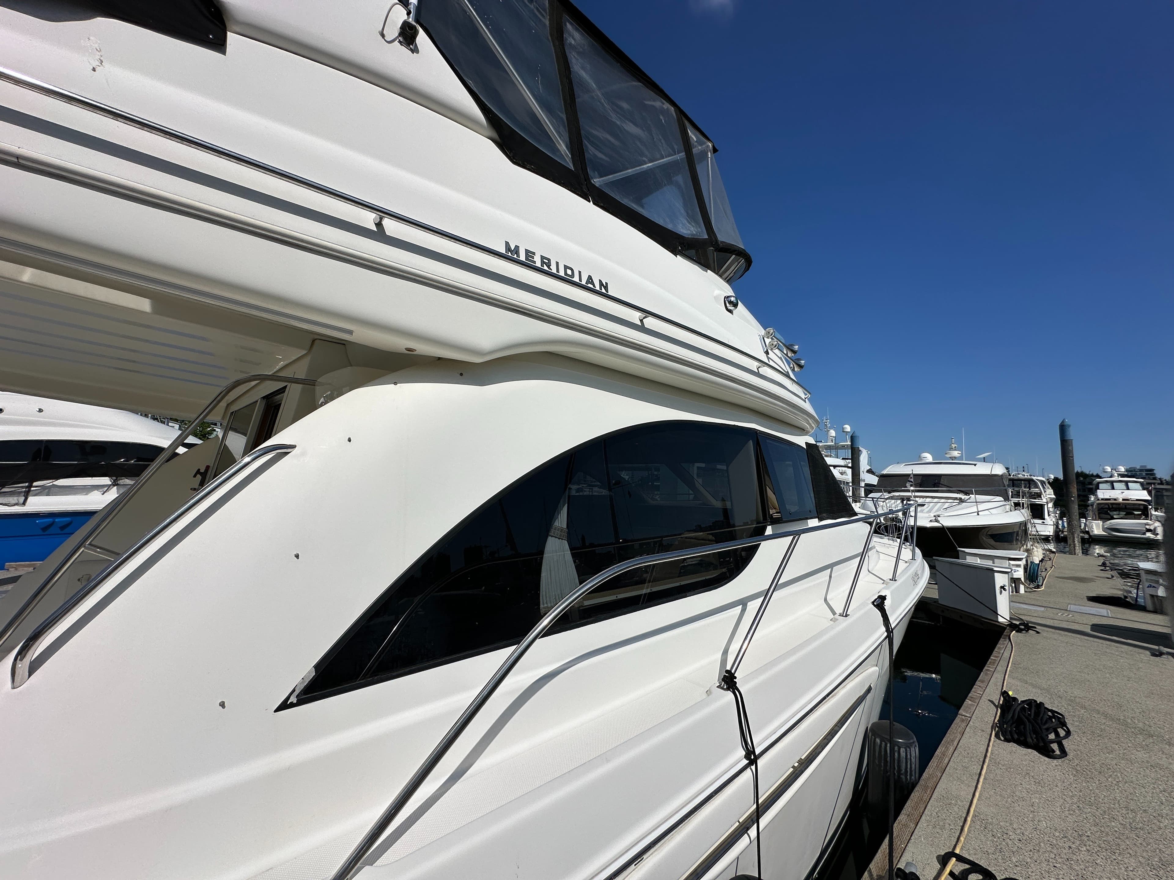 2005 Meridian 381